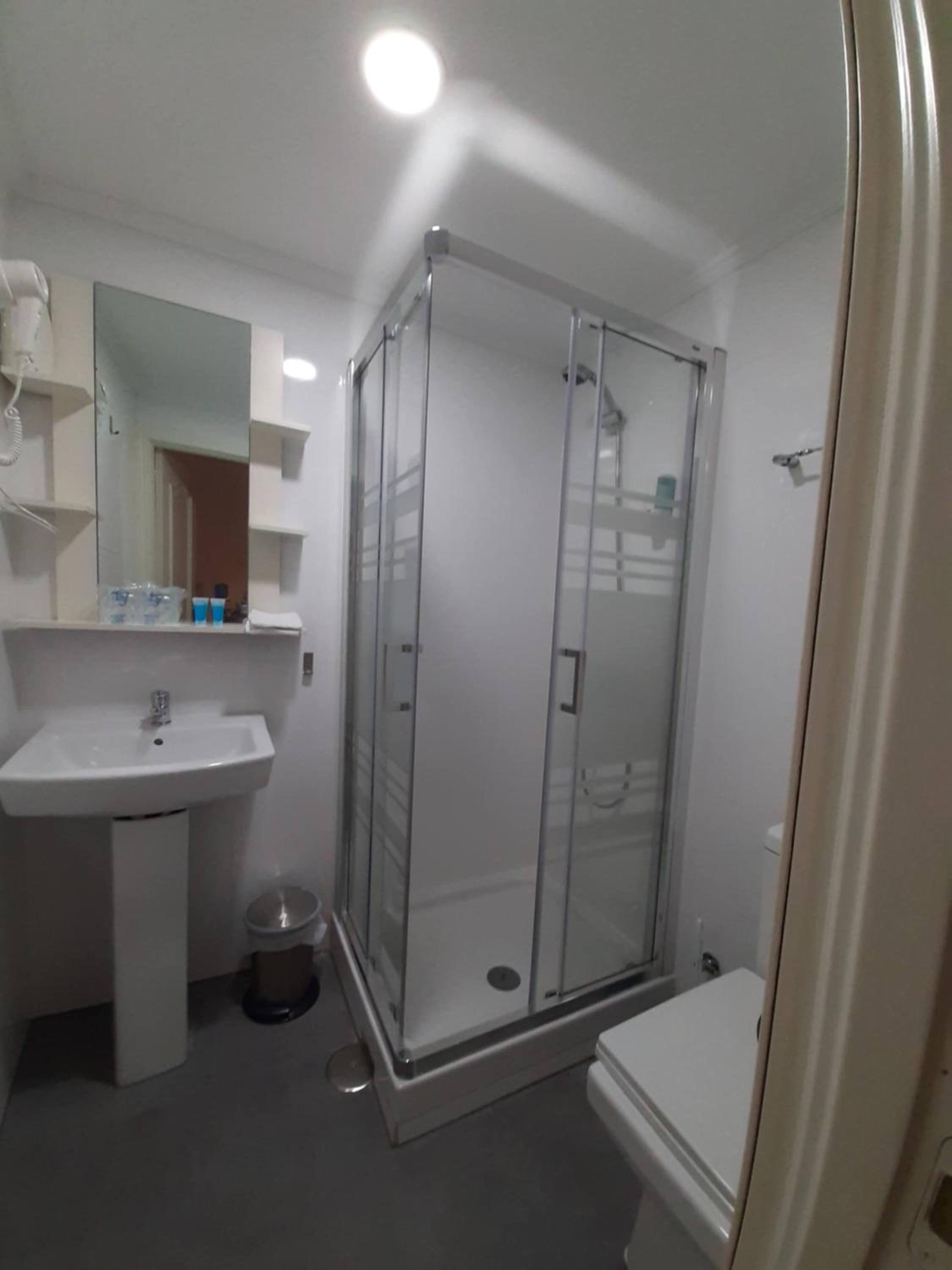 Double Room without Window photo 3