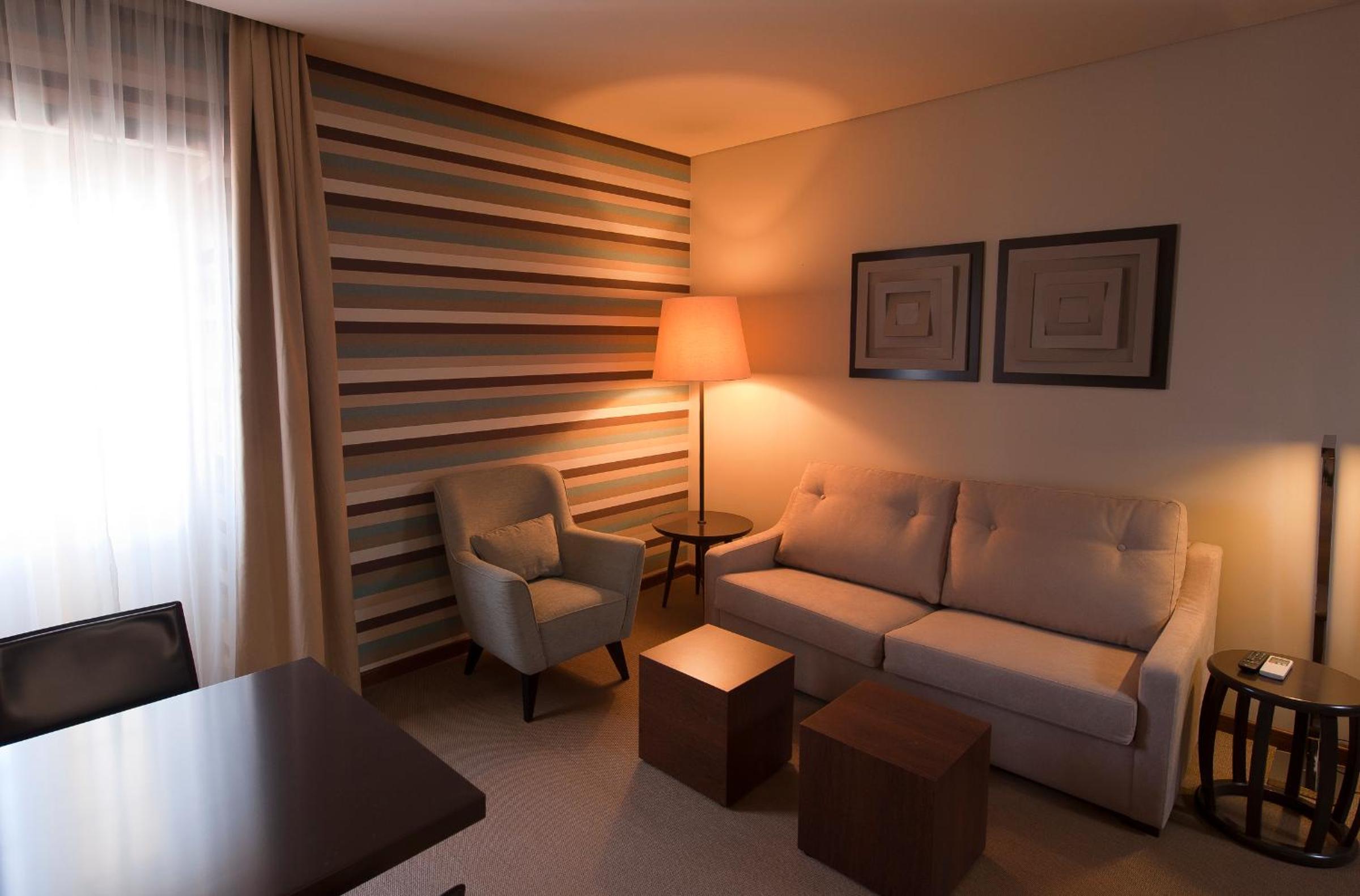 Suite - Photo 3