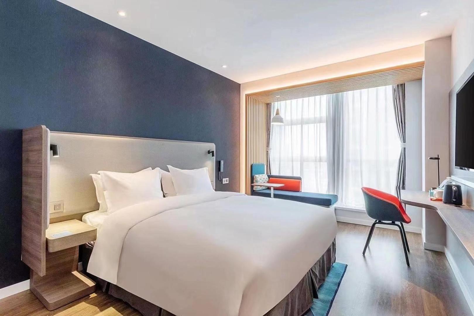 Standard King Room