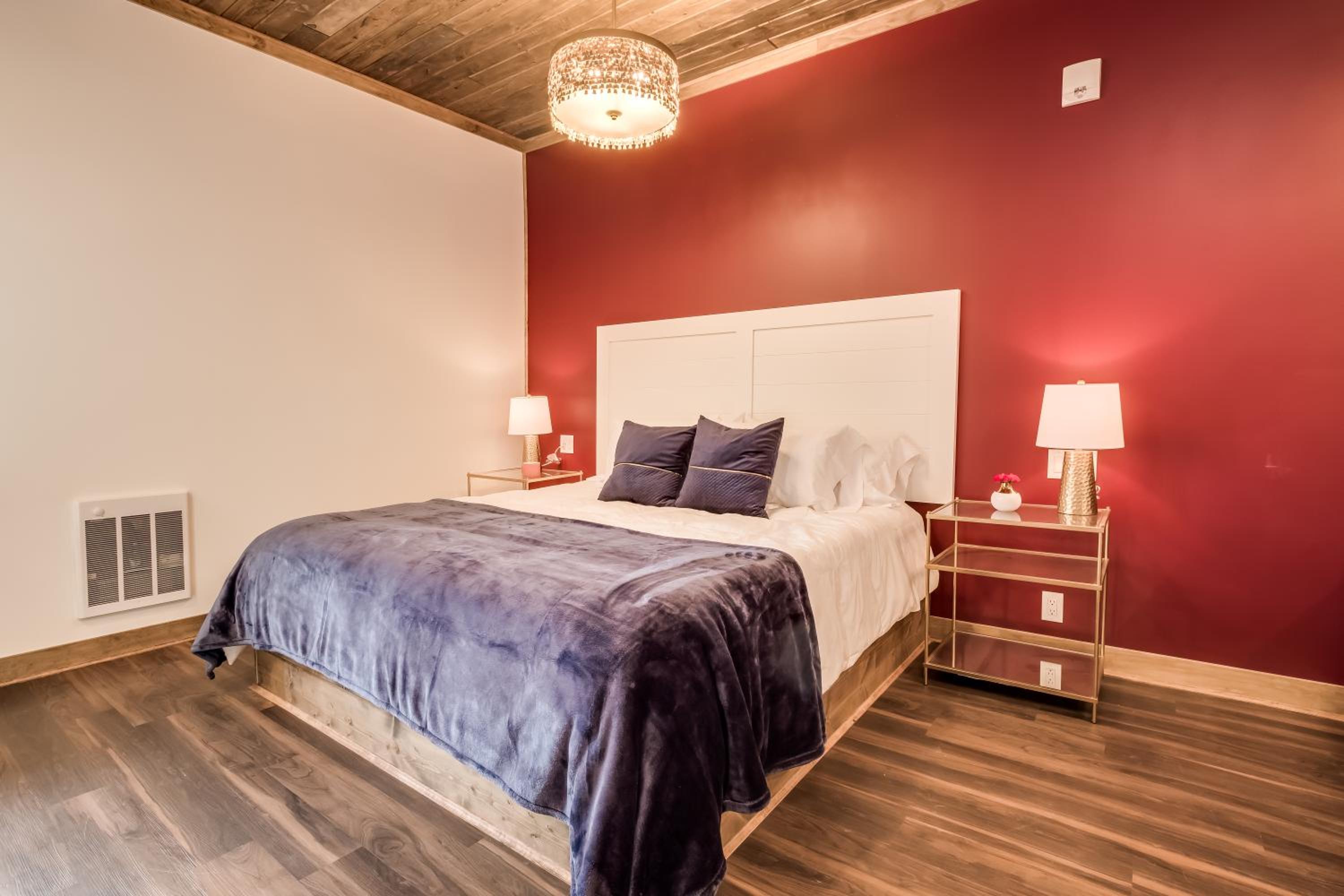 King Suite - Photo 23