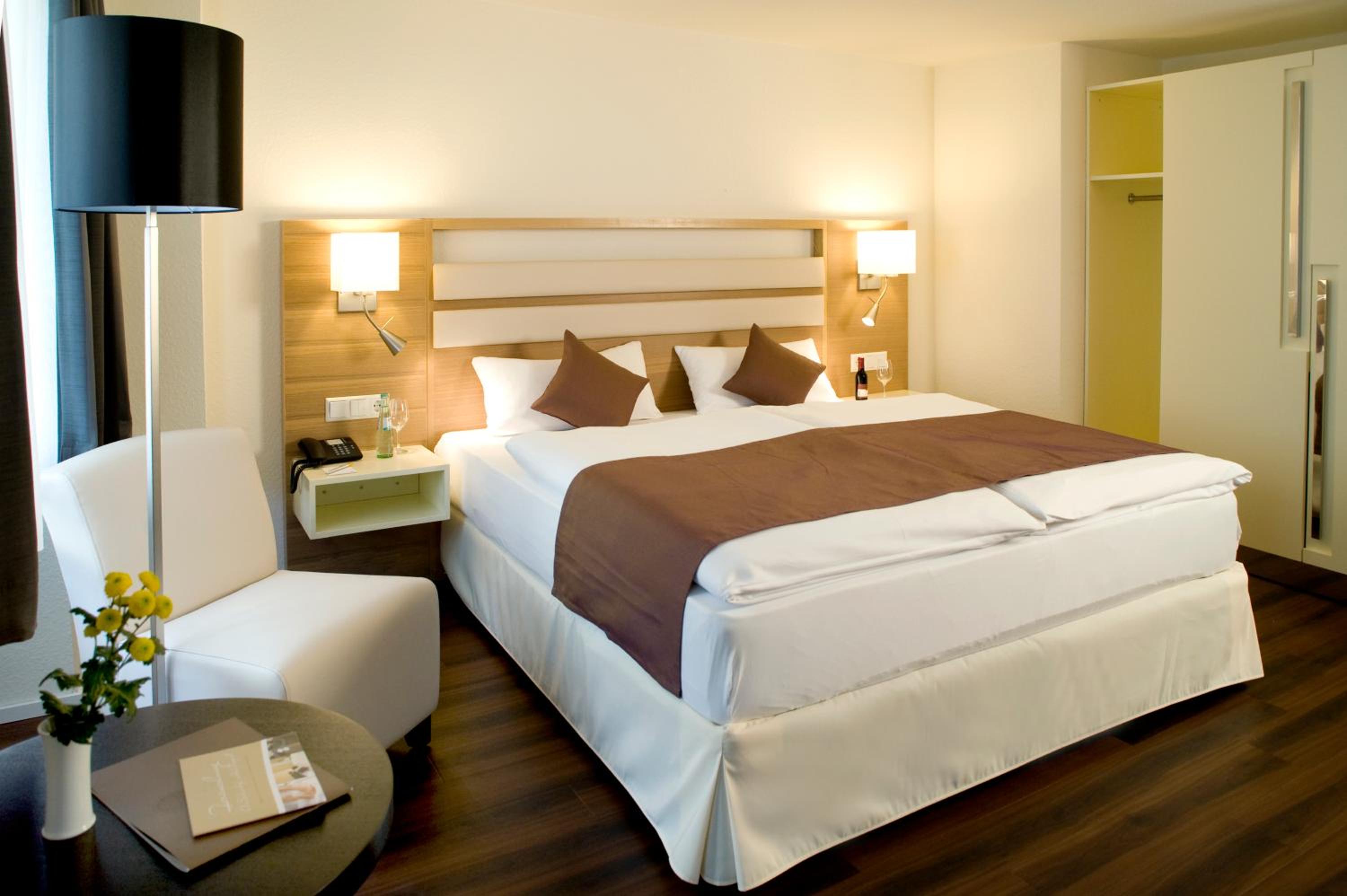Double Room with City View - Photo 1
