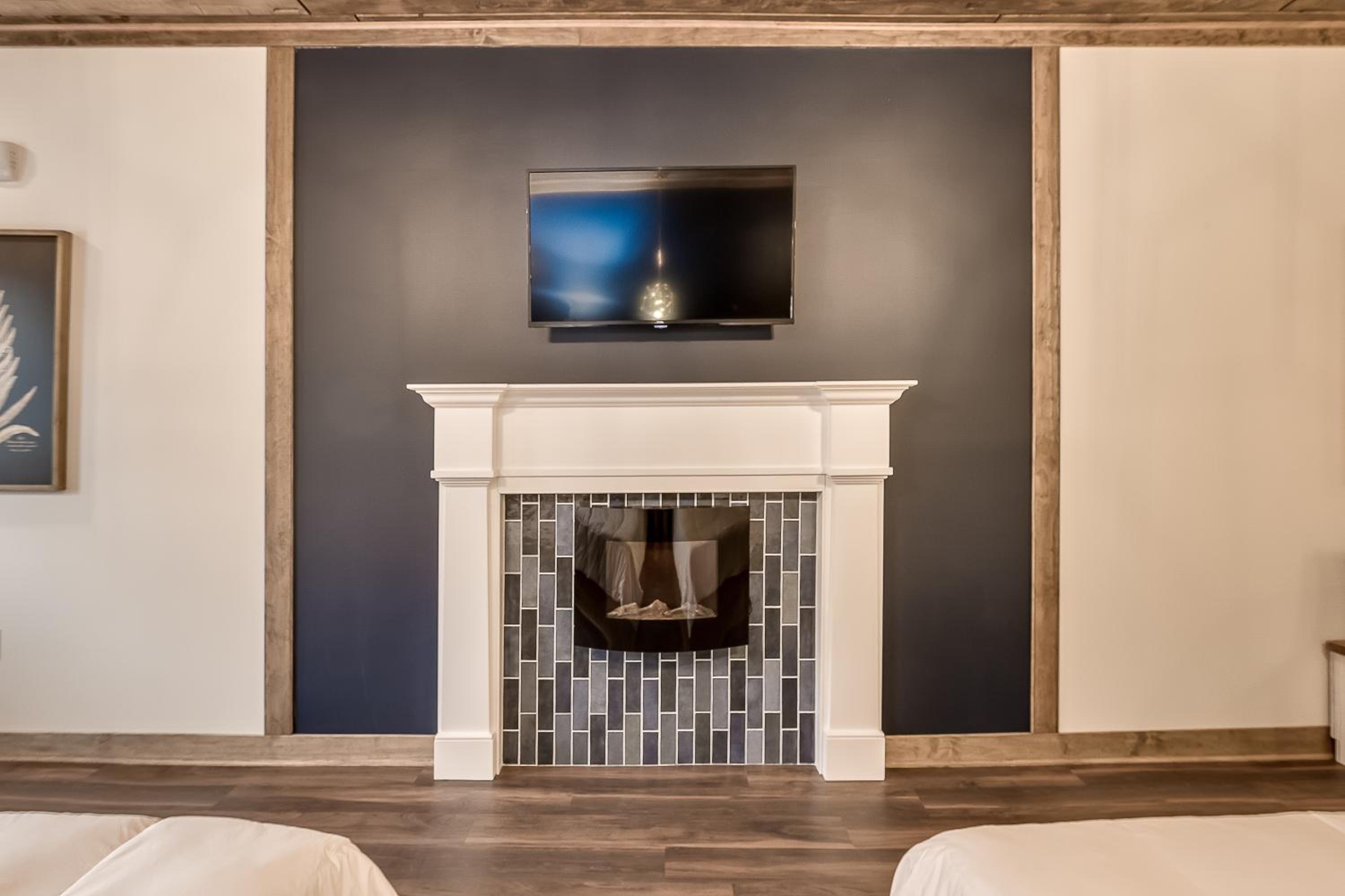 Superior King Suite - Photo 19