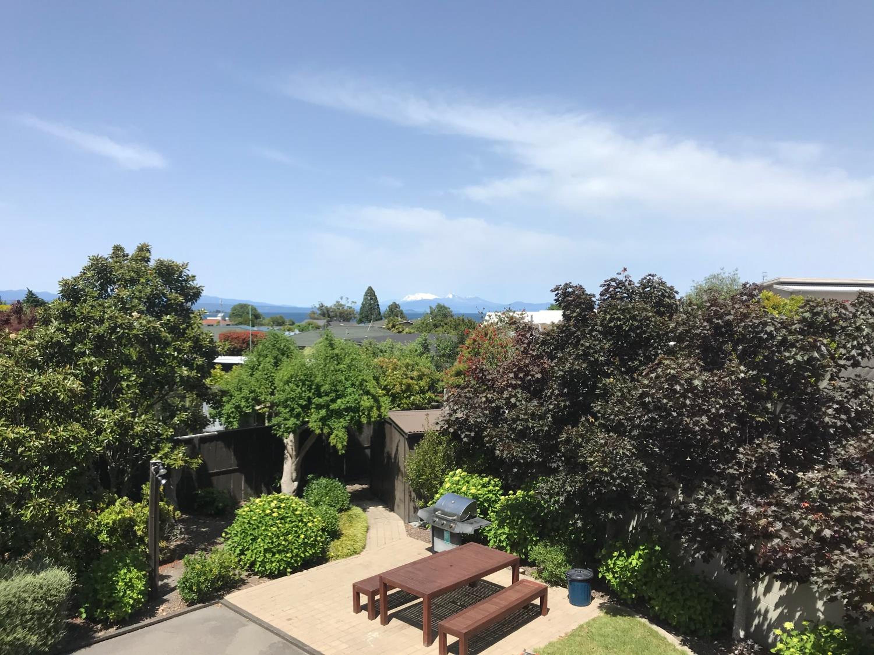 Suite with Mountain View - Photo 8
