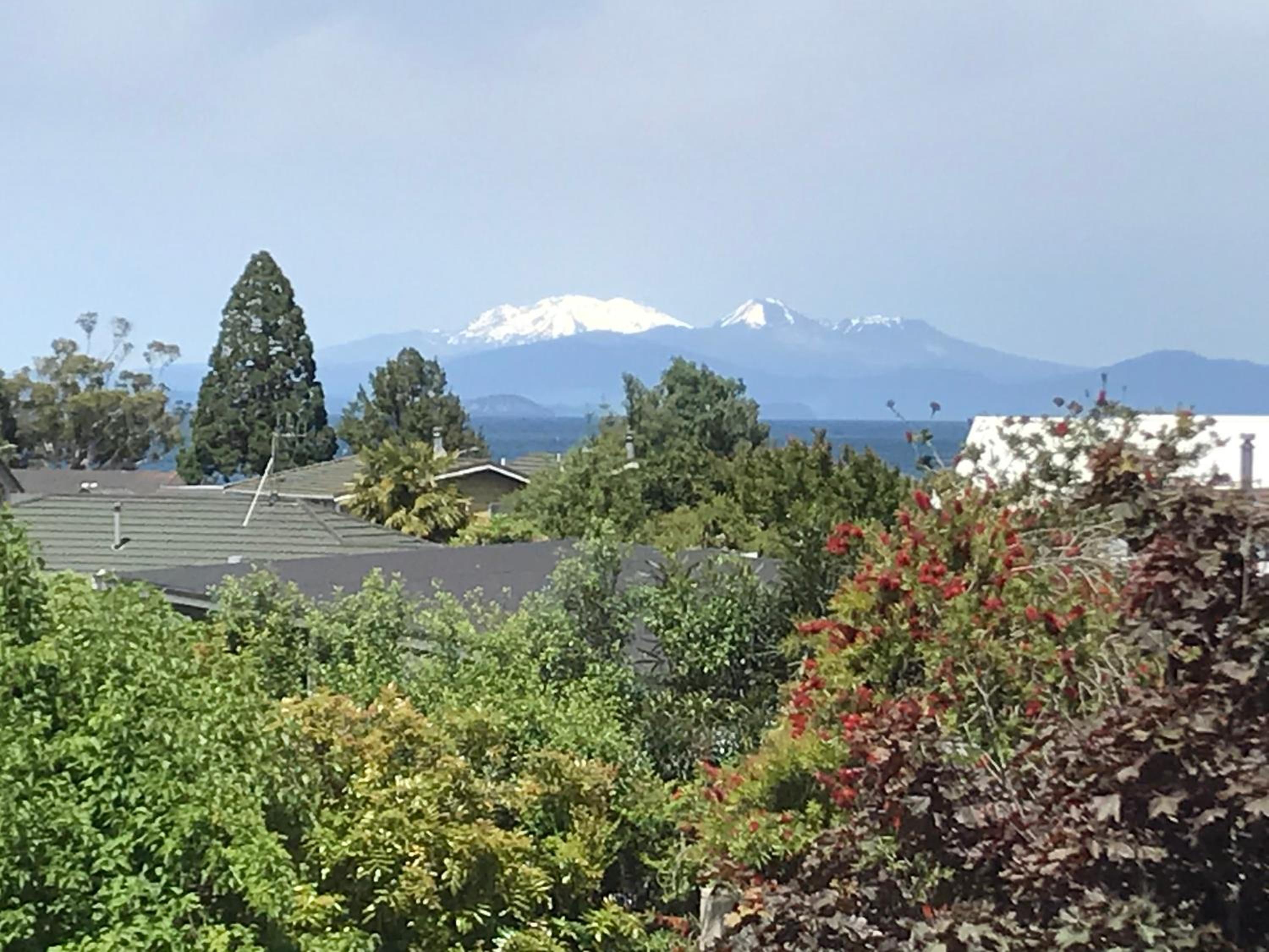Suite with Mountain View - Photo 14