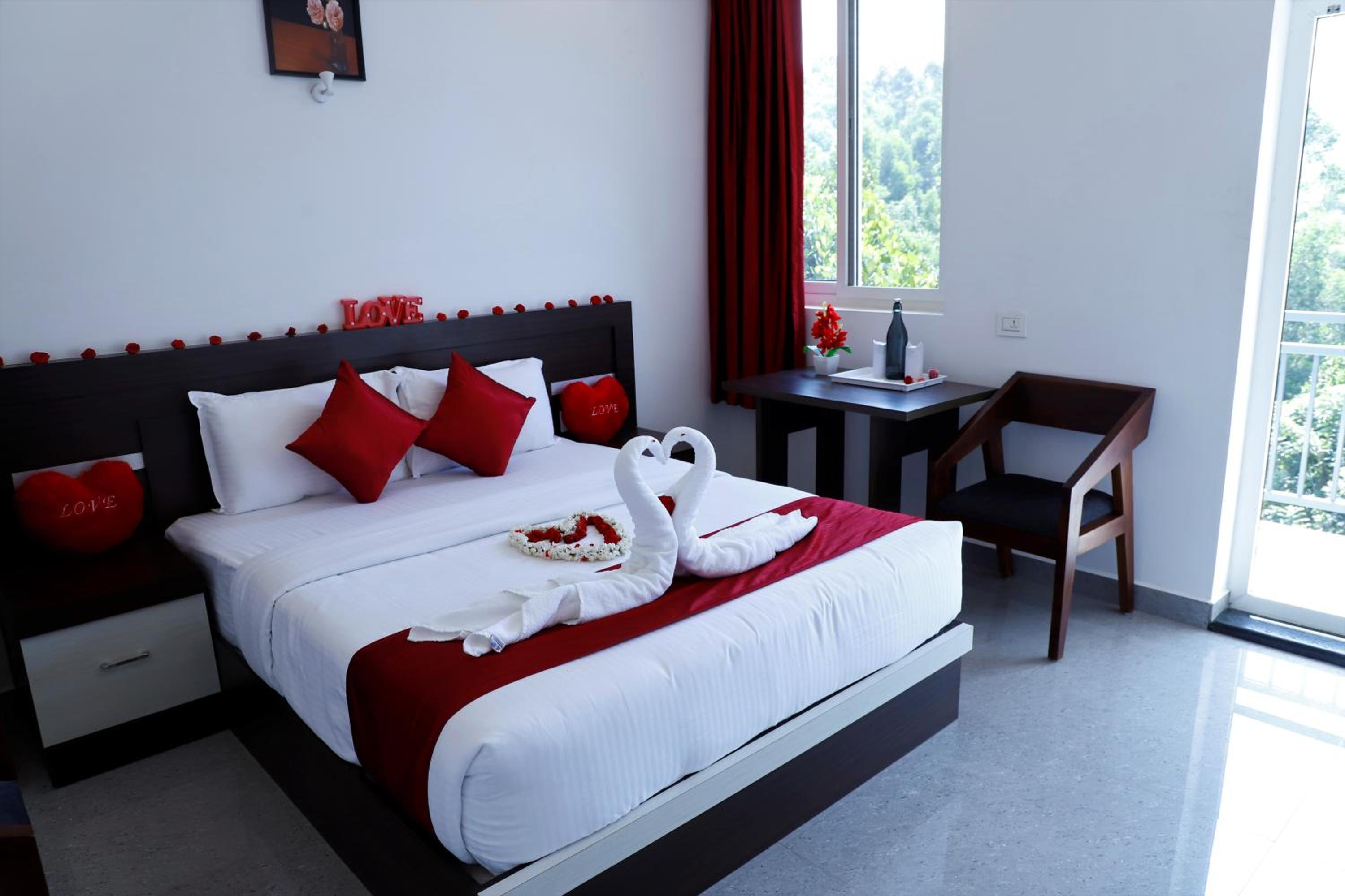 Deluxe Double Room (2 Adults + 1 Child)