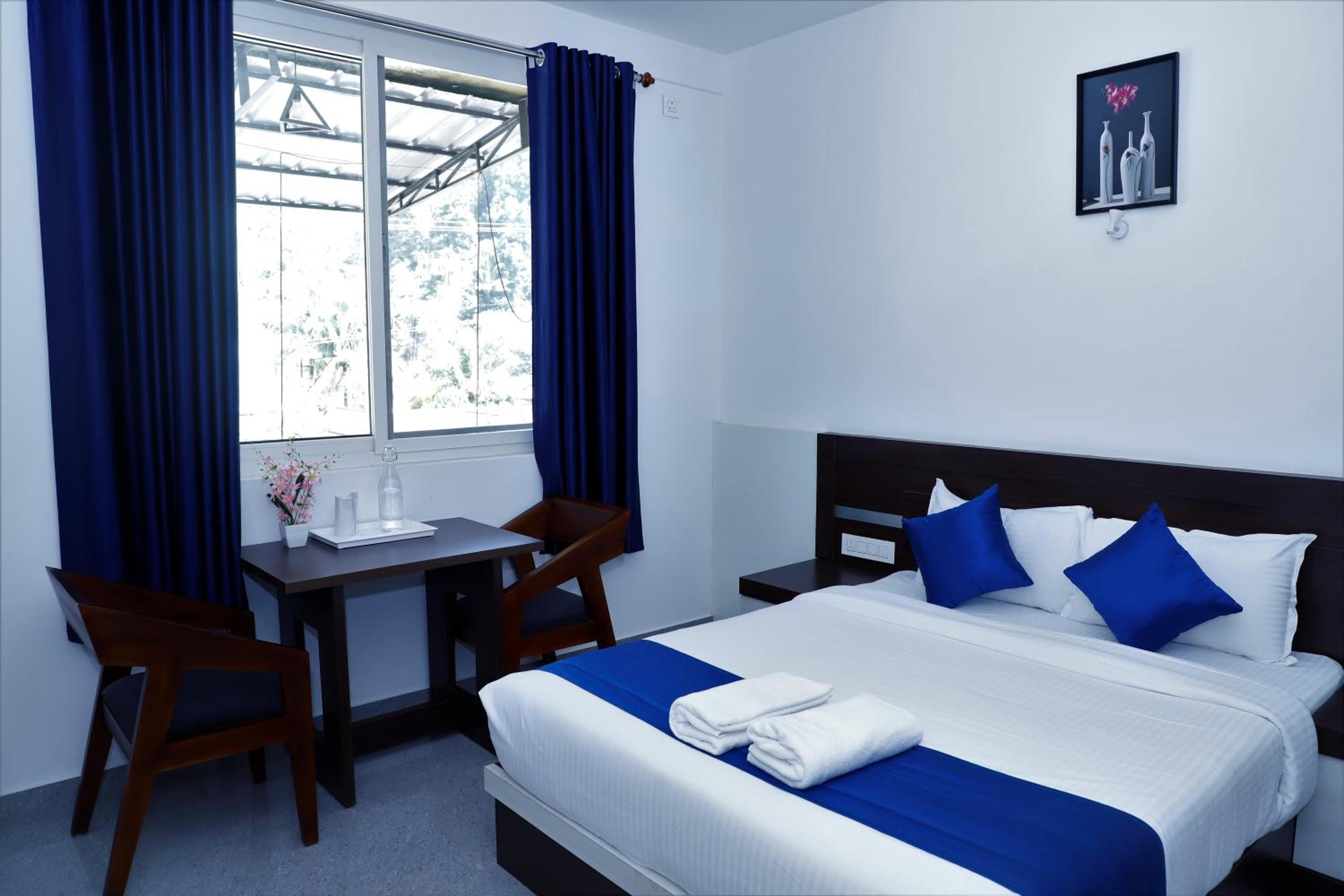 Standard Double Room - Photo 7