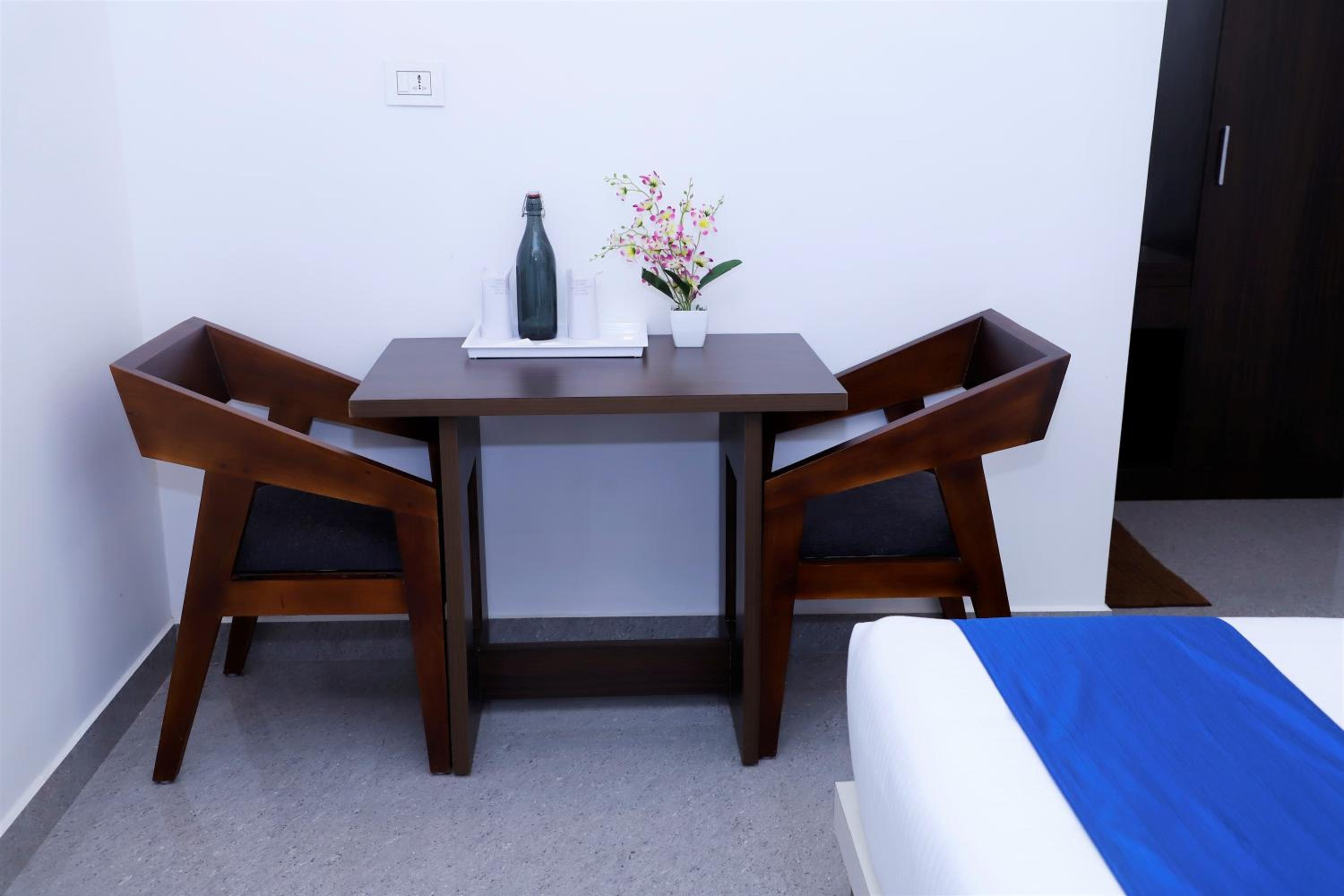 Standard Double Room - Photo 10