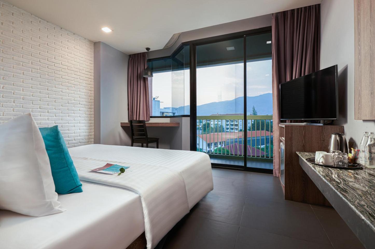 Deluxe Mountain View - Photo 1