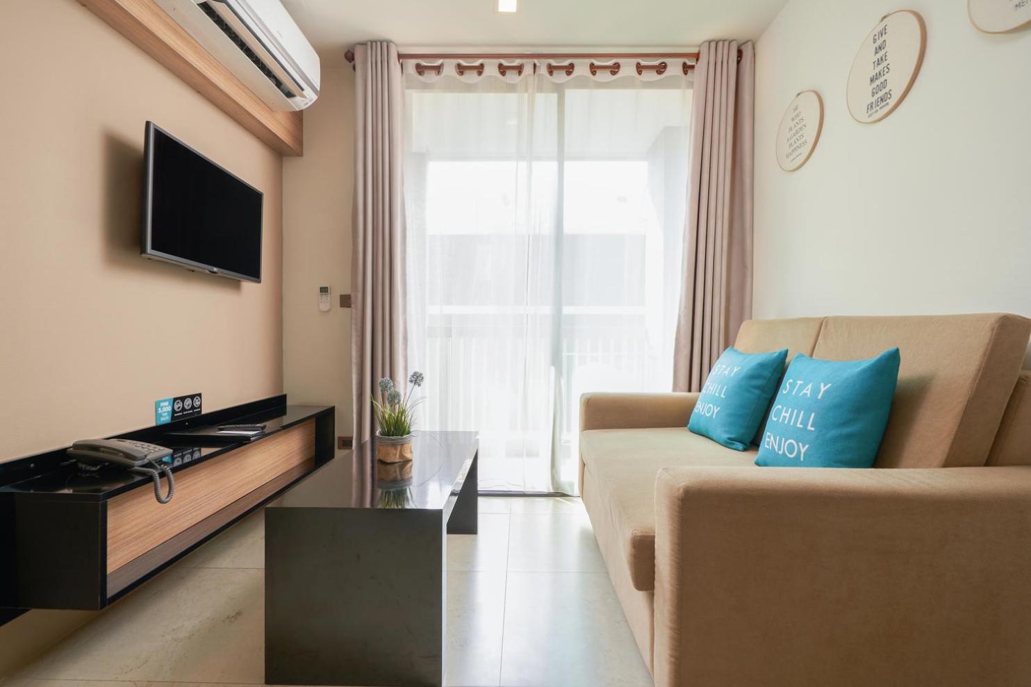 One Bedroom Suite with Bath Tub - Photo 4
