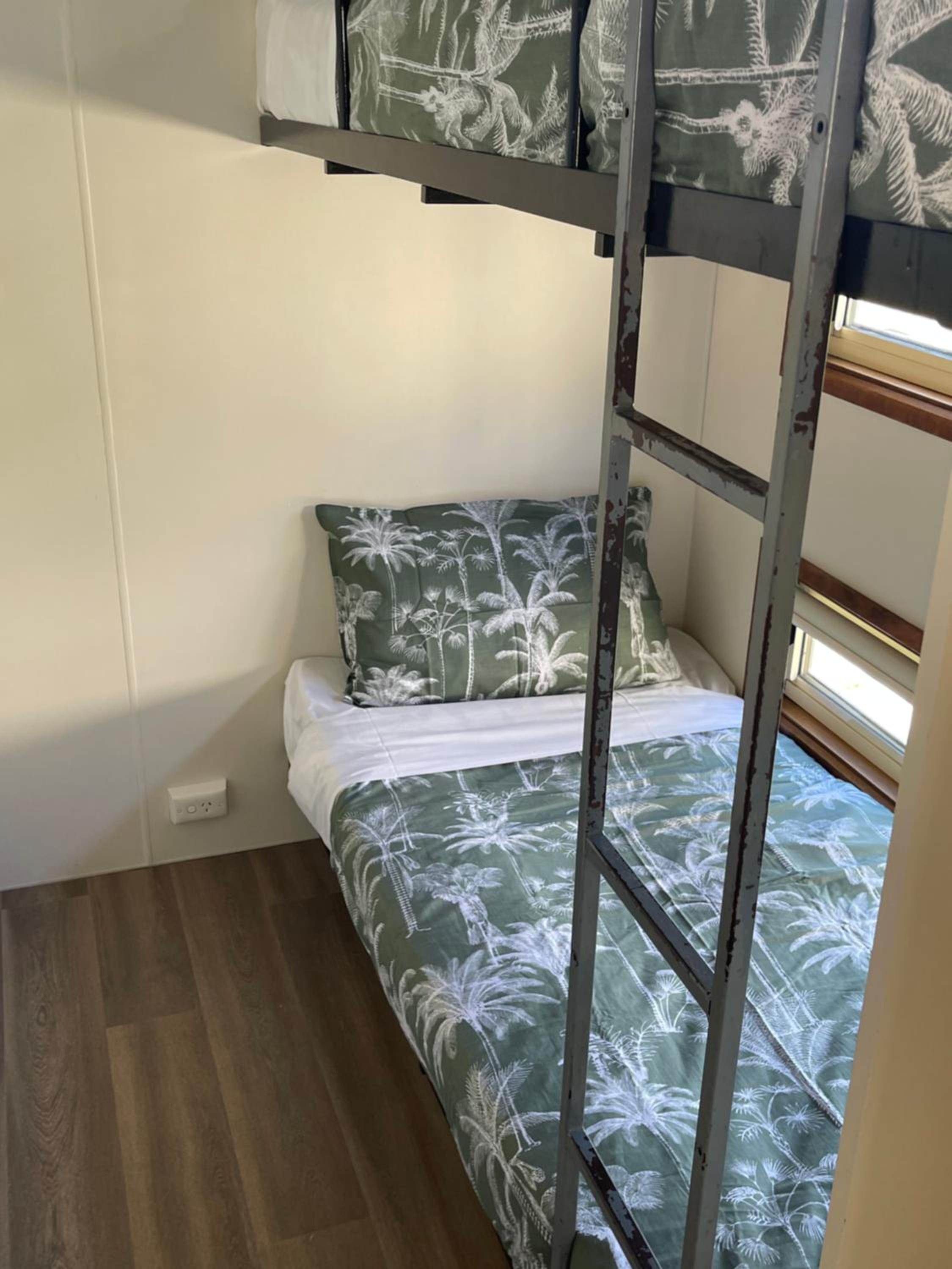 Economy Quadruple Room - Photo 1