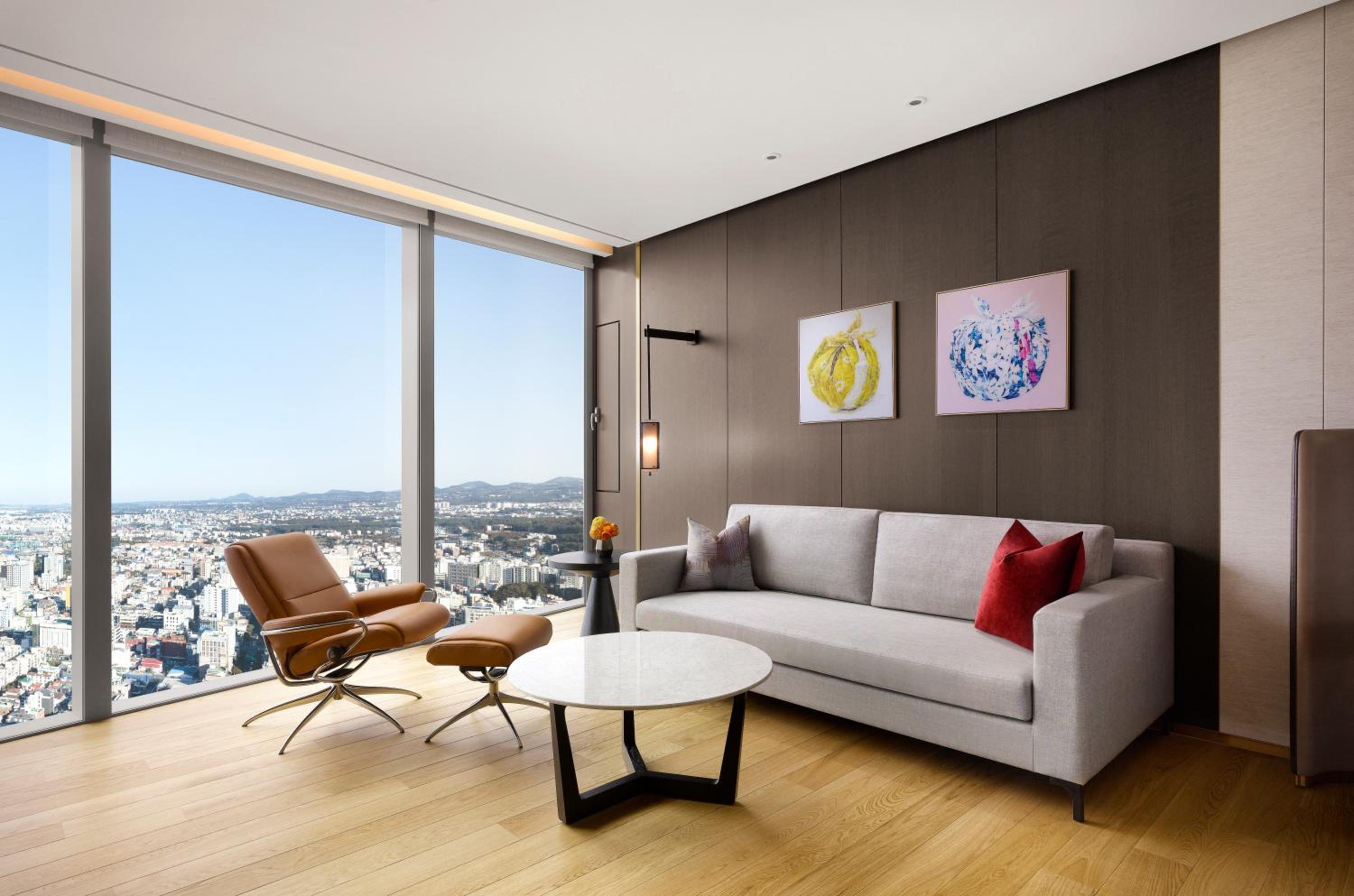 King Room with City View - Photo 2