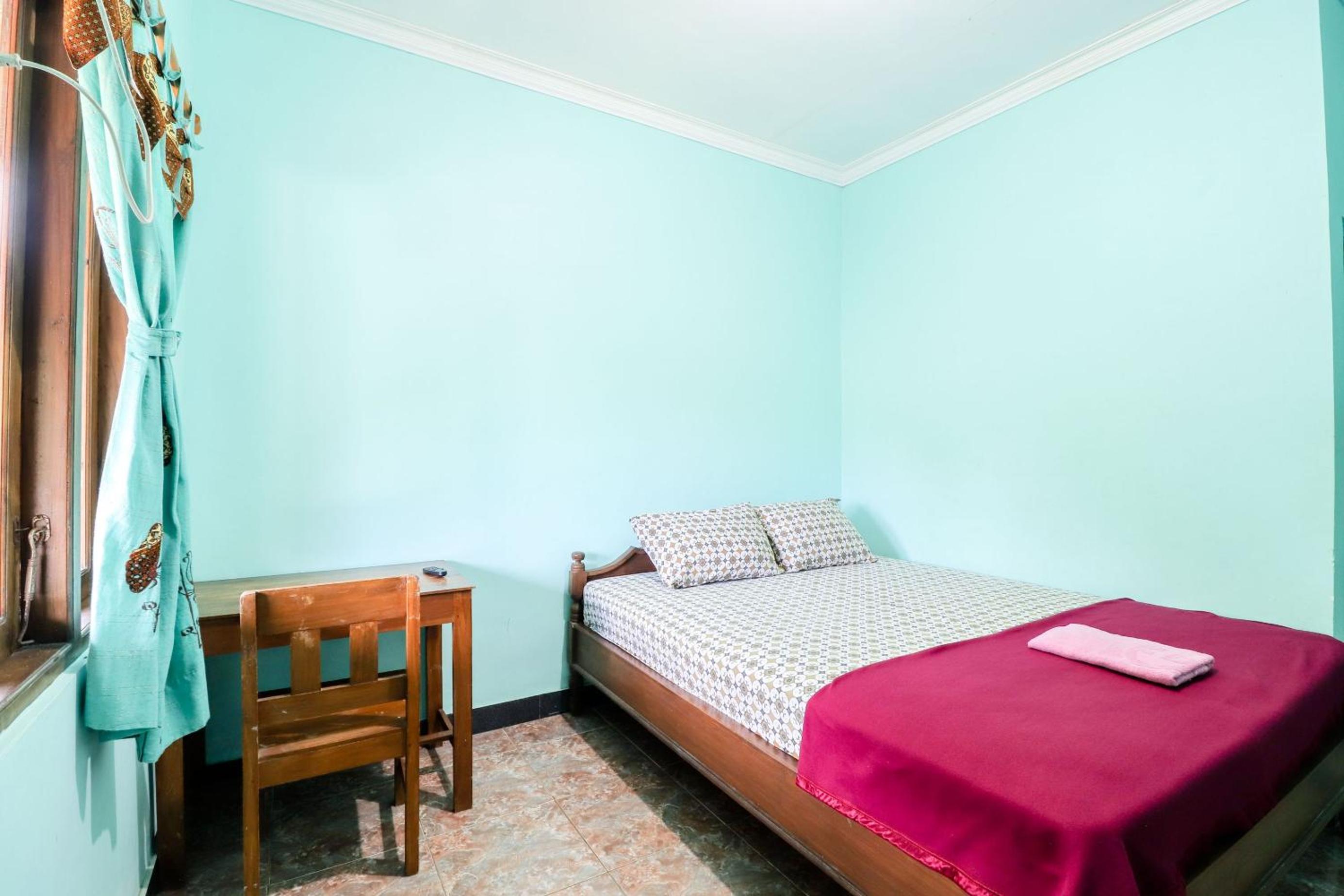 Standard Double Room with Fan - Photo 4