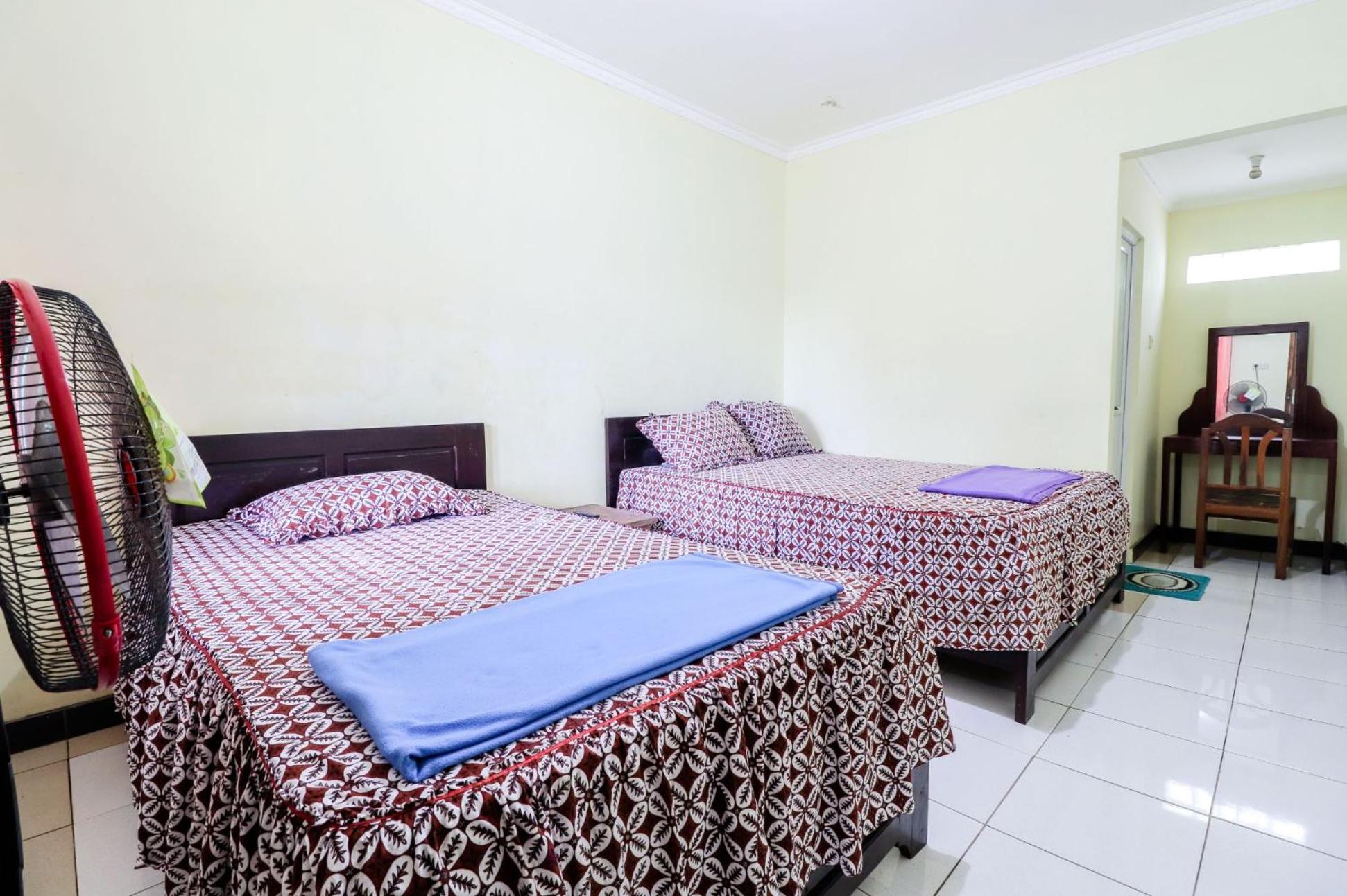 Family Room - Photo 7