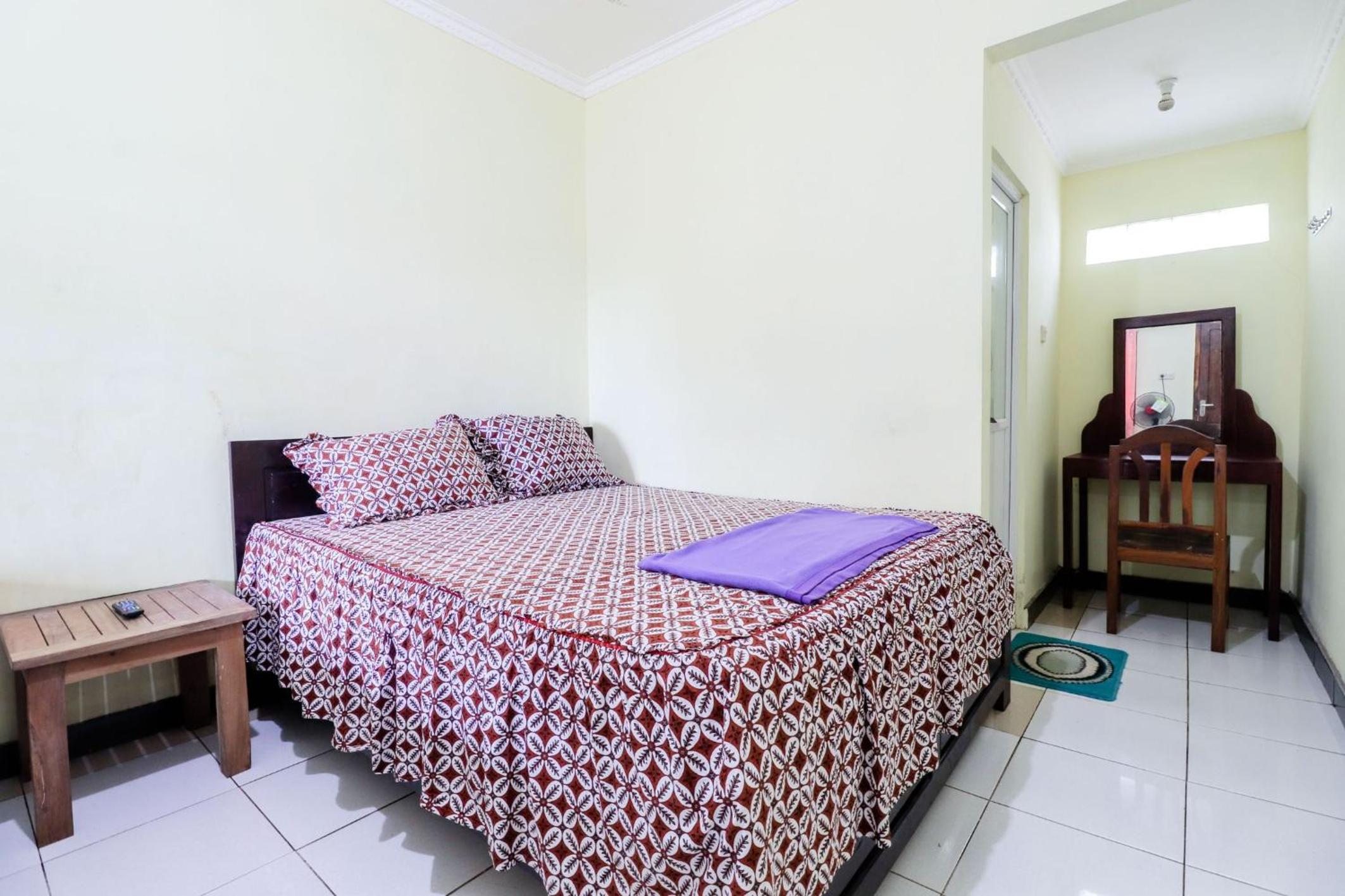Family Room - Photo 3