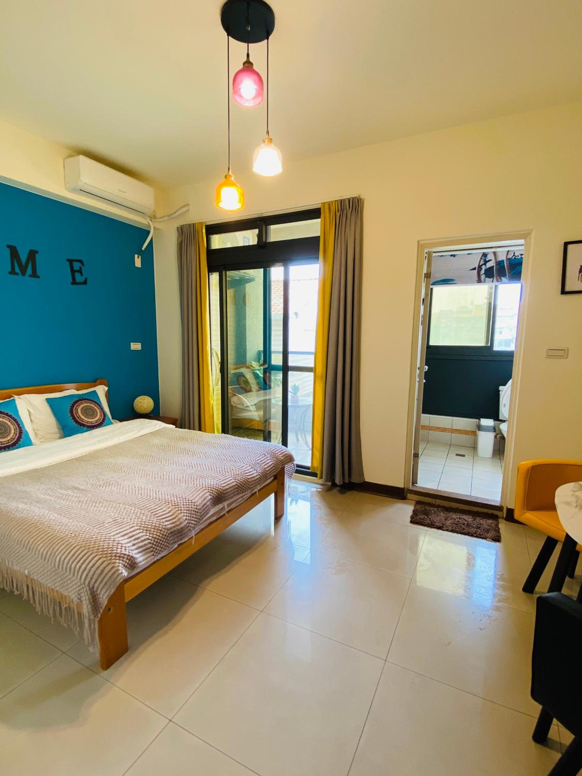 Queen Room with Balcony photo 2