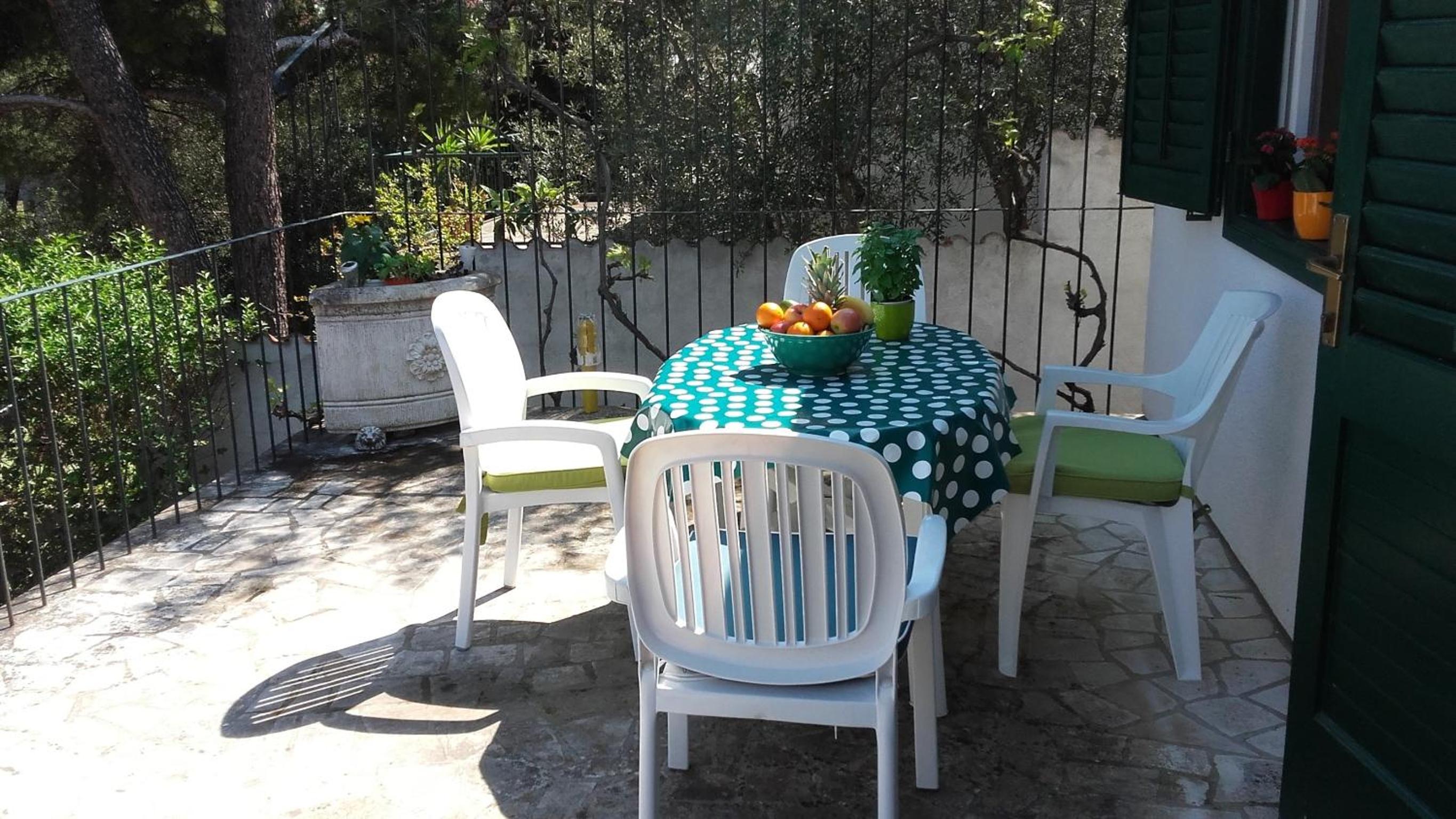Three Bedroom Holiday Home with Terrace photo 3