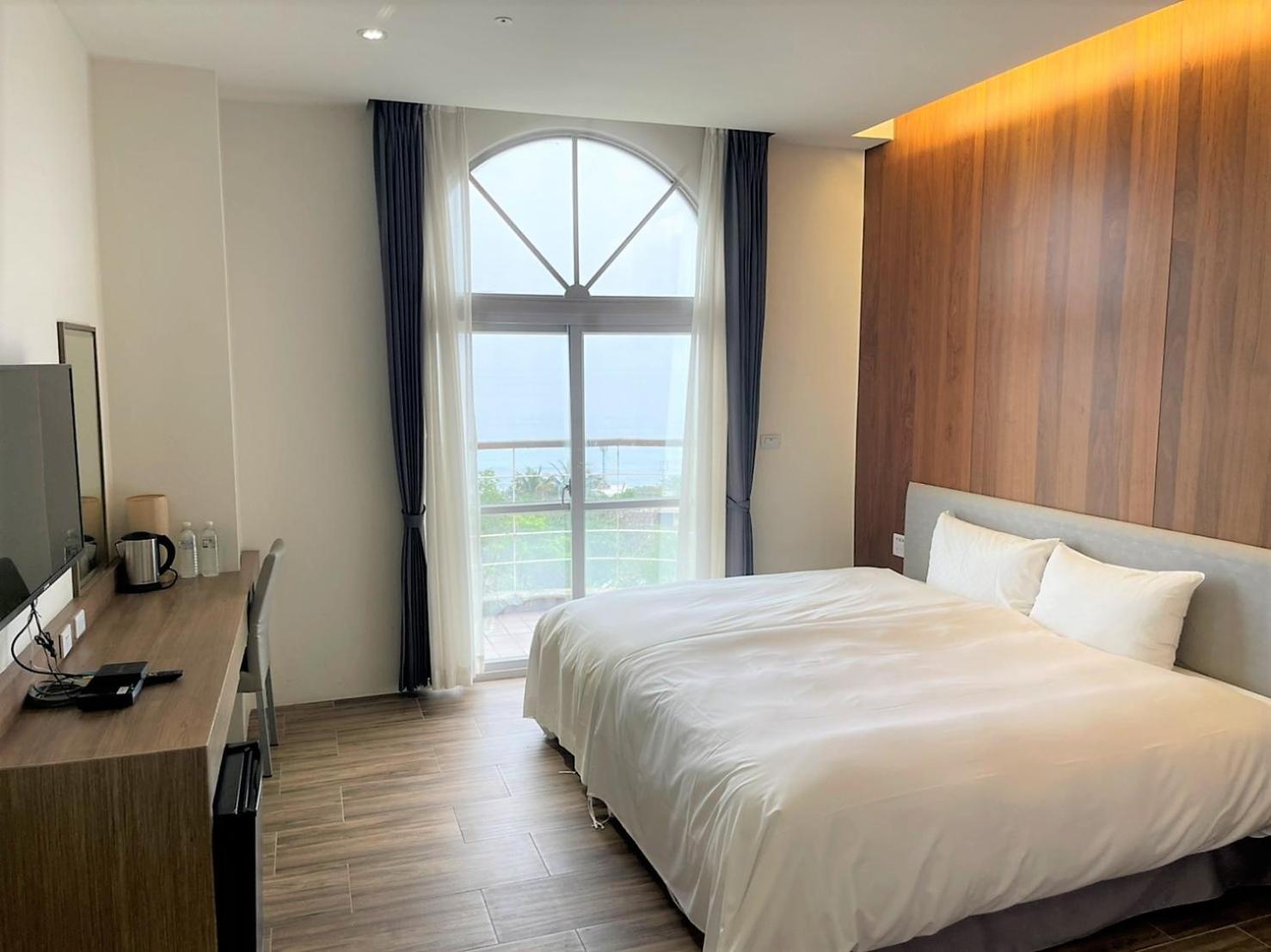 Deluxe Double Room with Balcony and Sea View photo 1