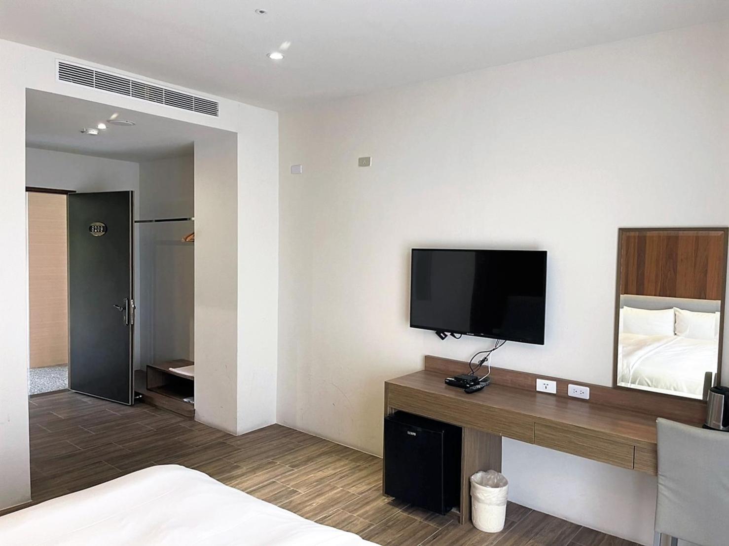 Deluxe Double Room with Balcony and Sea View photo 2