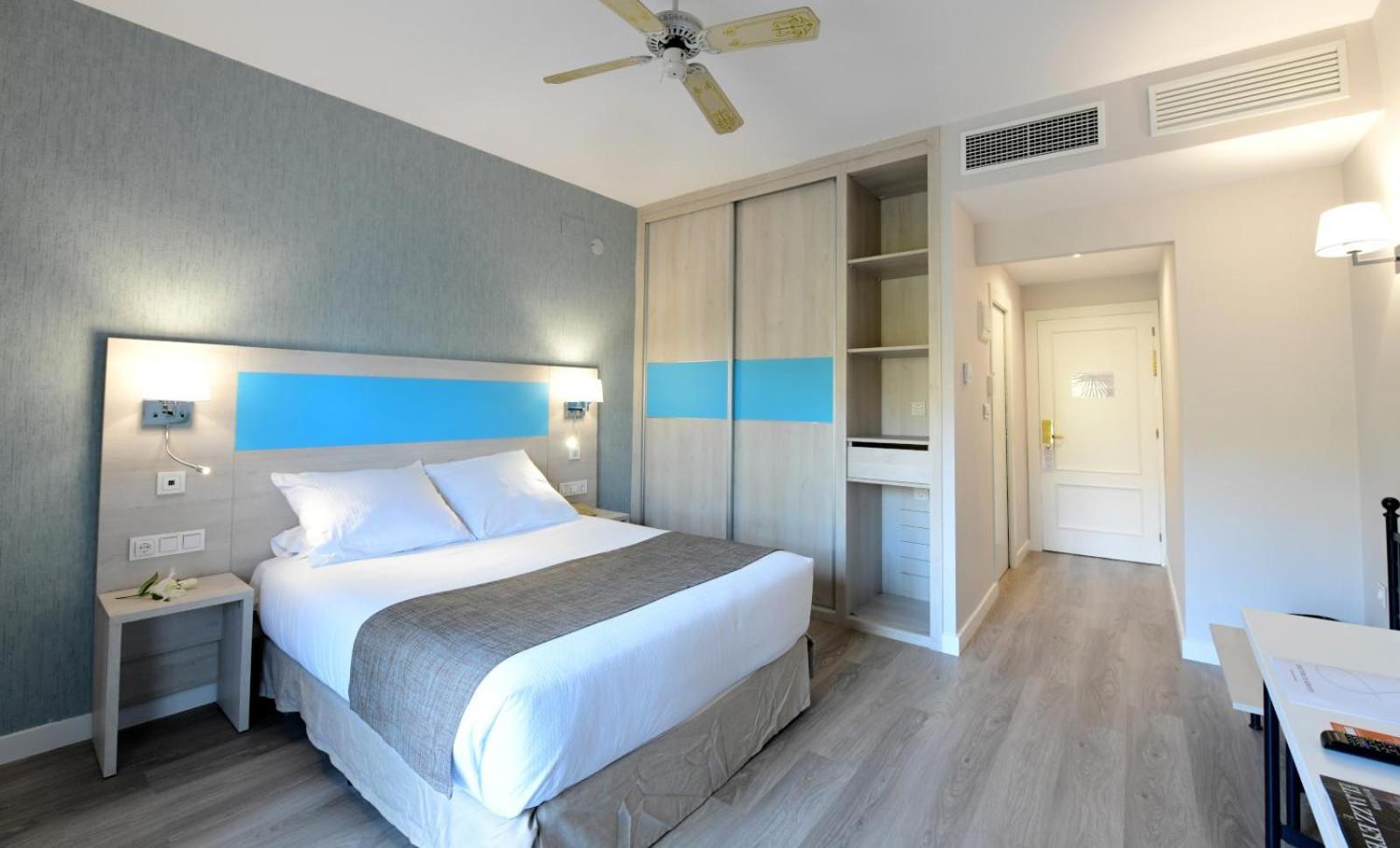 Superior Twin Room - Photo 11