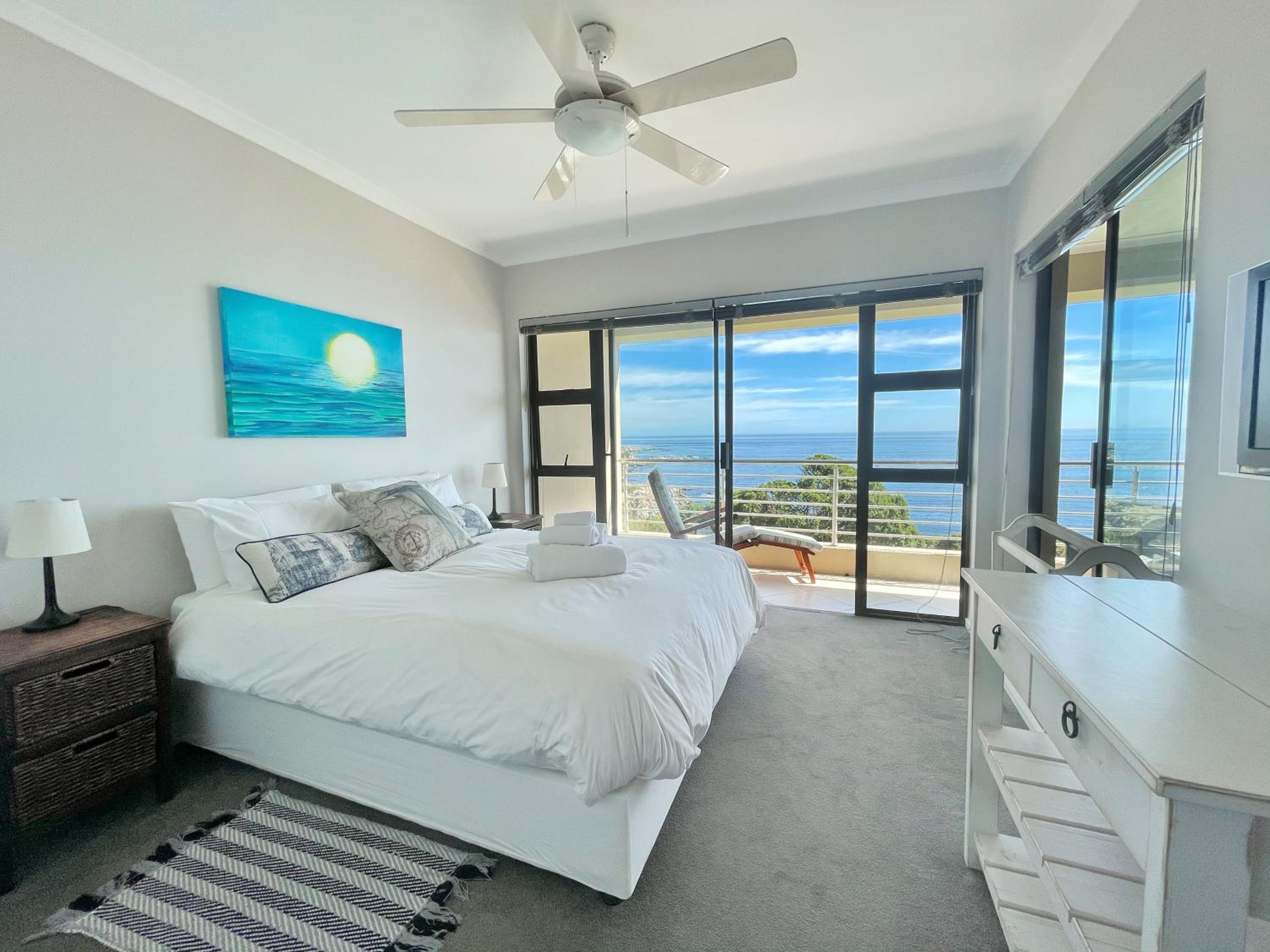 Apartment with Balcony - Photo 1