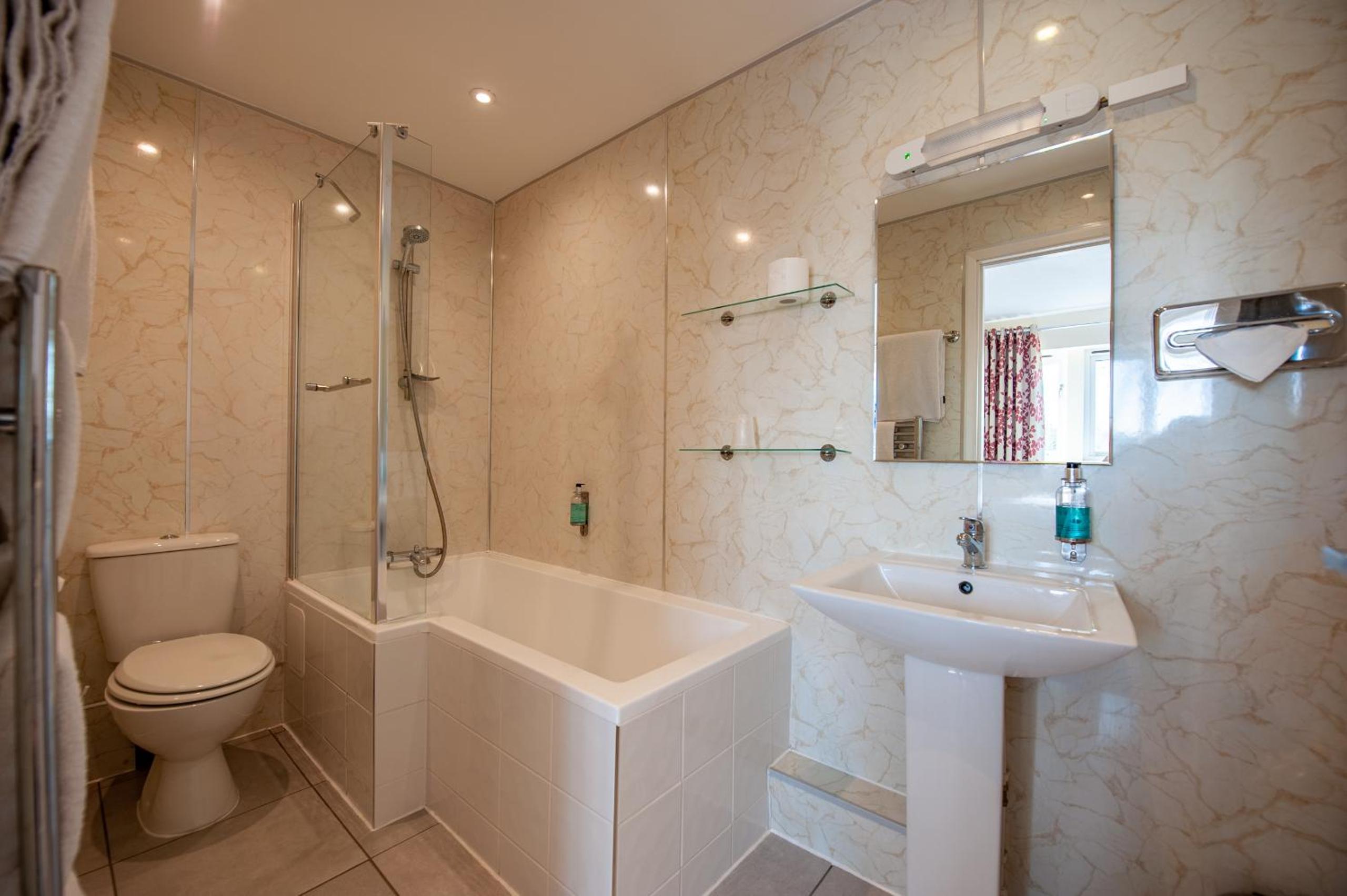 Double Room - Photo 5