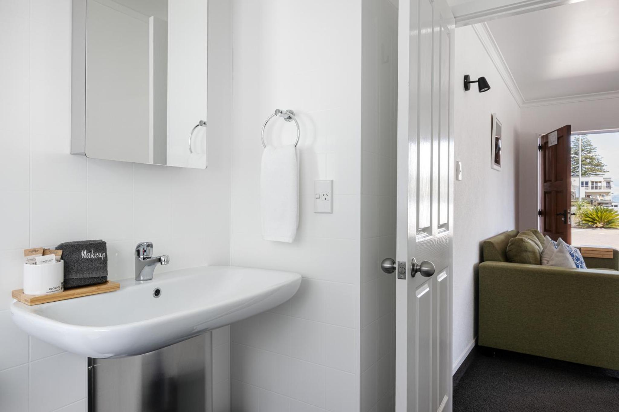 Queen Suite with courtyard and mountain view  - Photo 5
