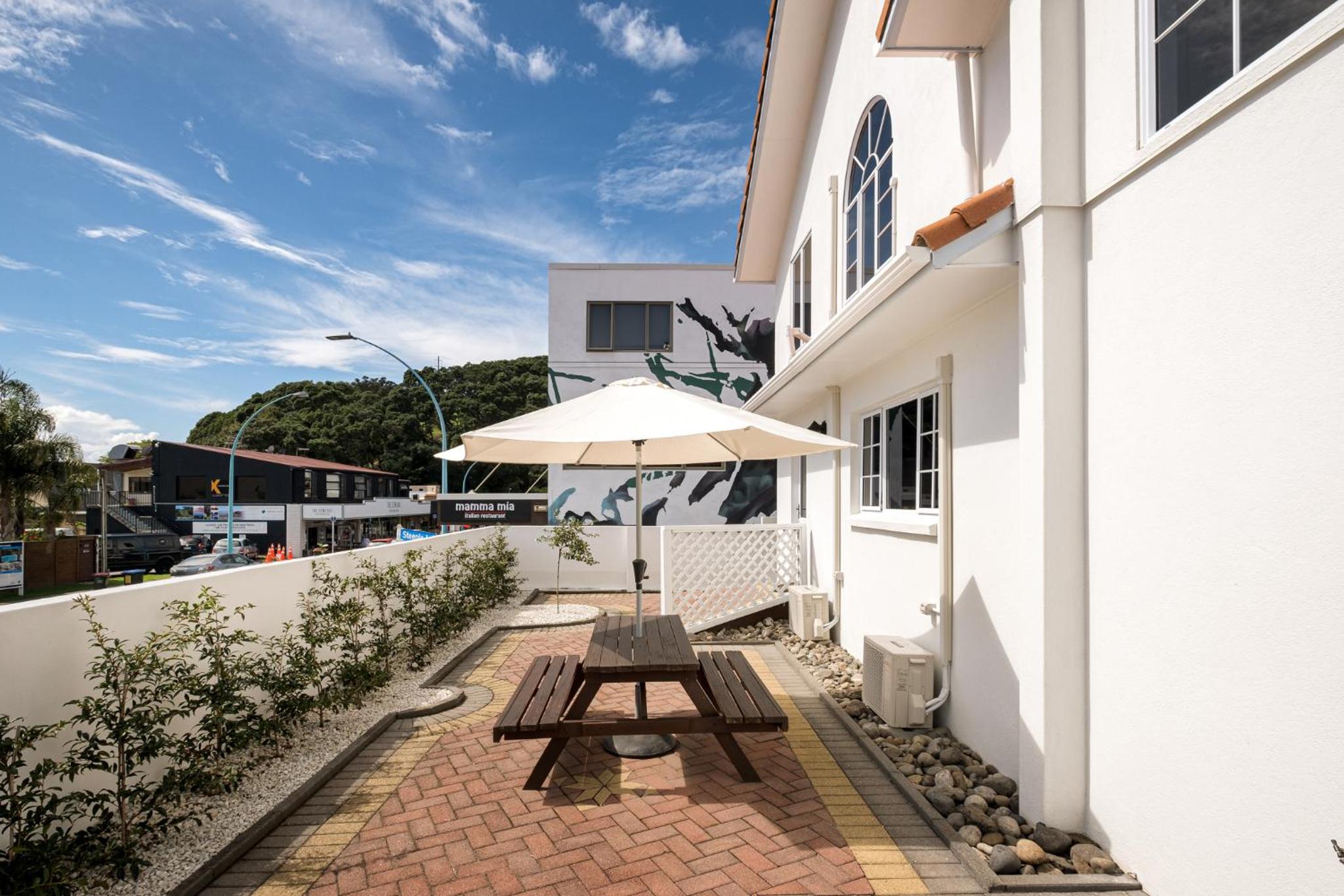 Queen Suite with courtyard and mountain view  - Photo 8
