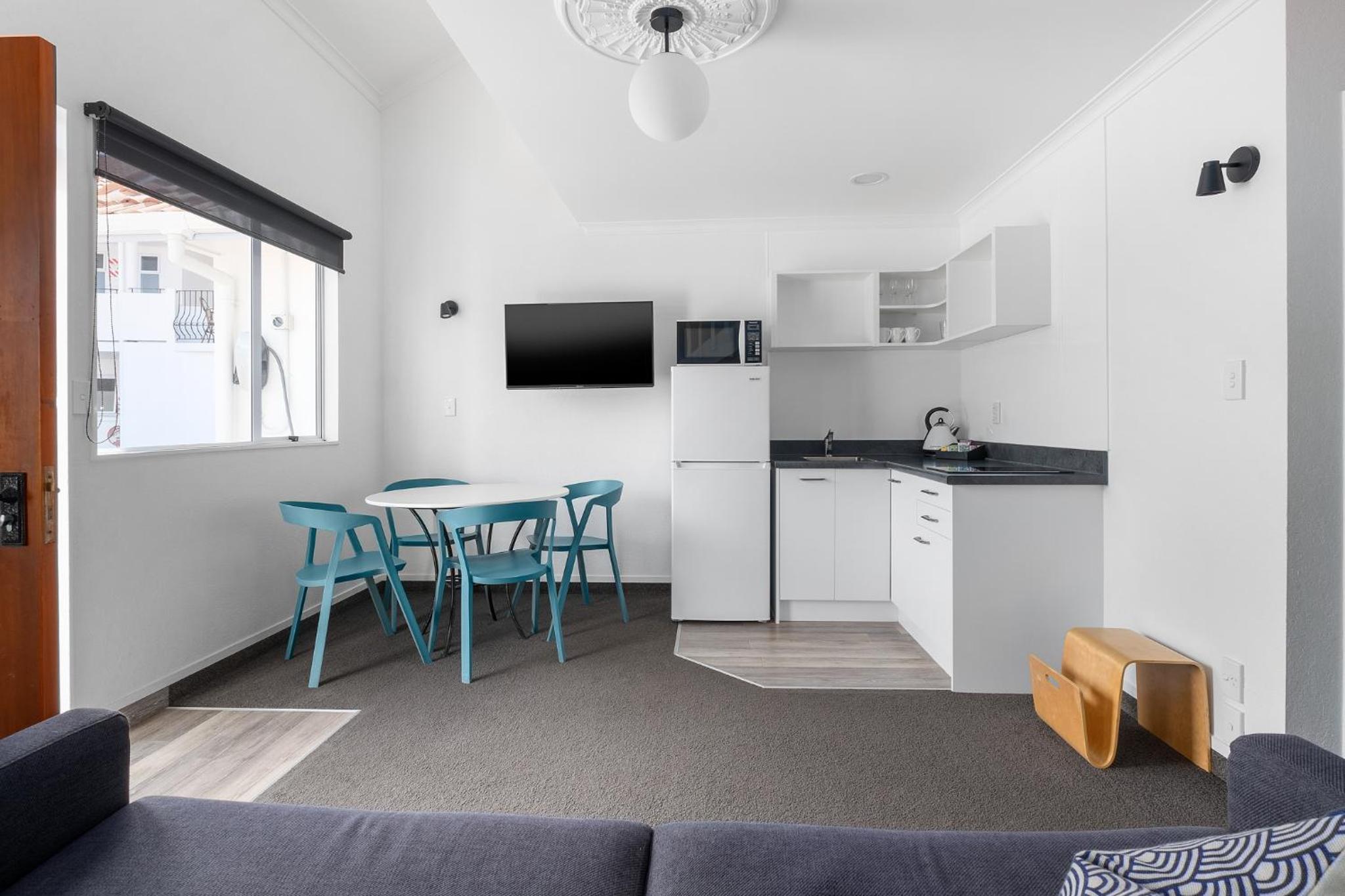 Two-Bedroom Family Suite with Skylights  - Photo 9