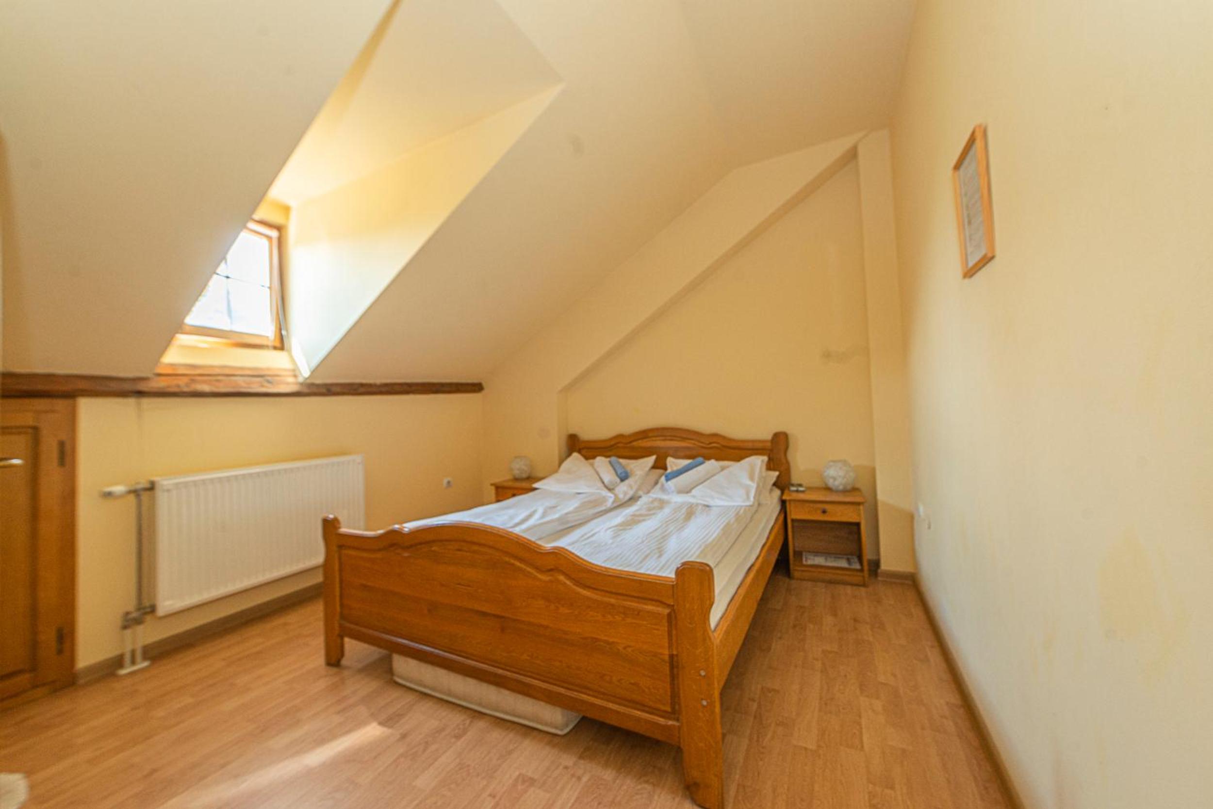 Double Room - Photo 3