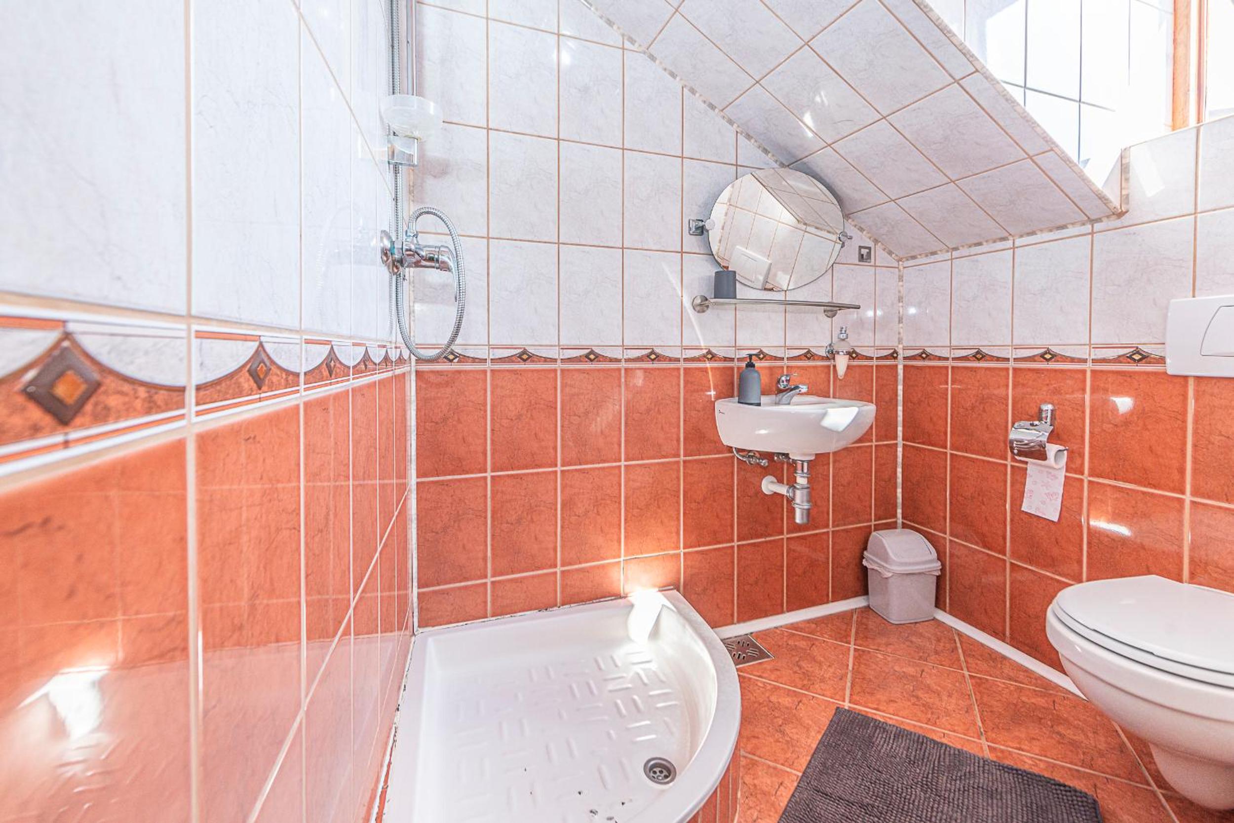 Double Room - Photo 5