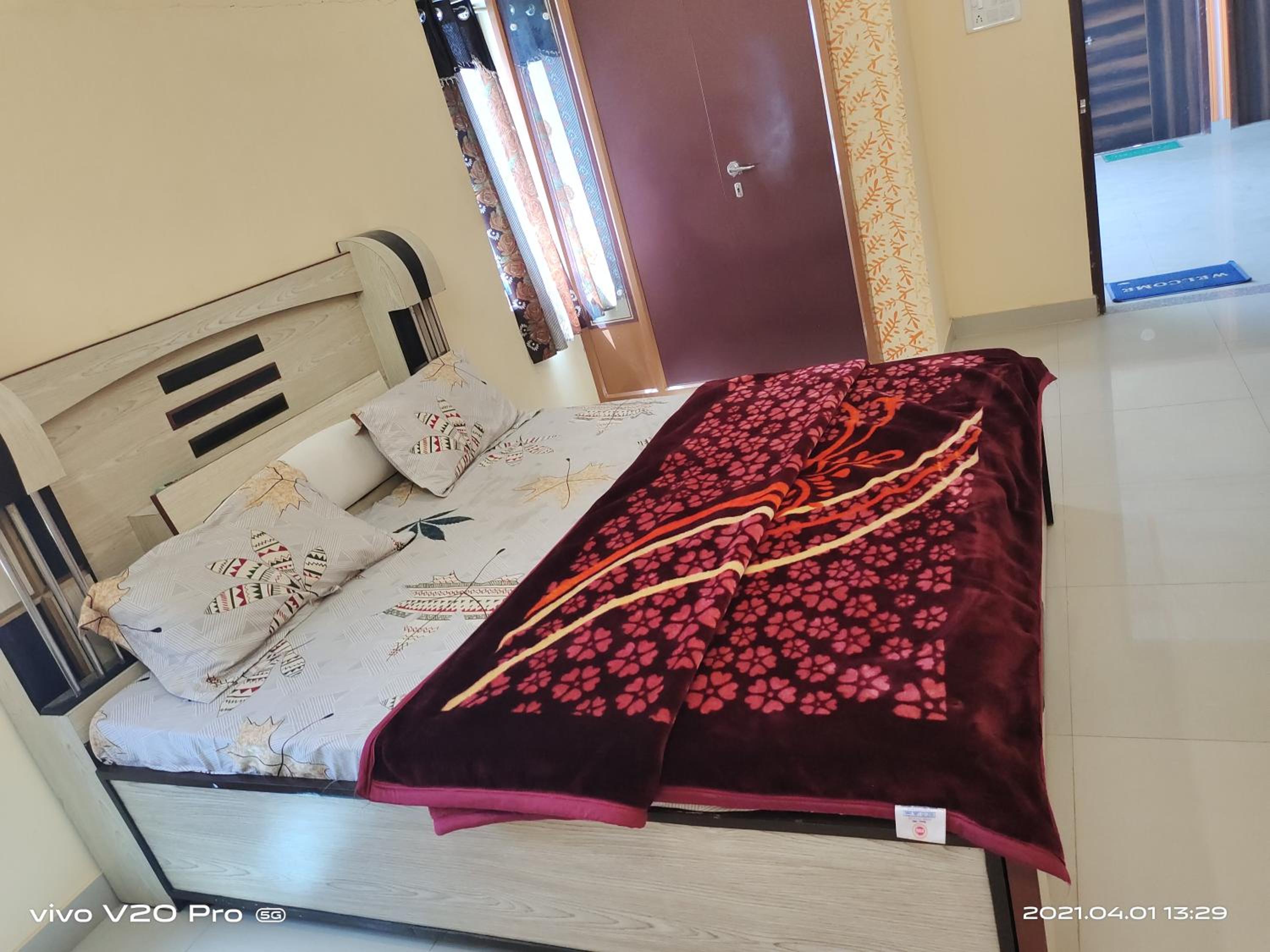 Deluxe Double Room (2 Adults + 1 Child)