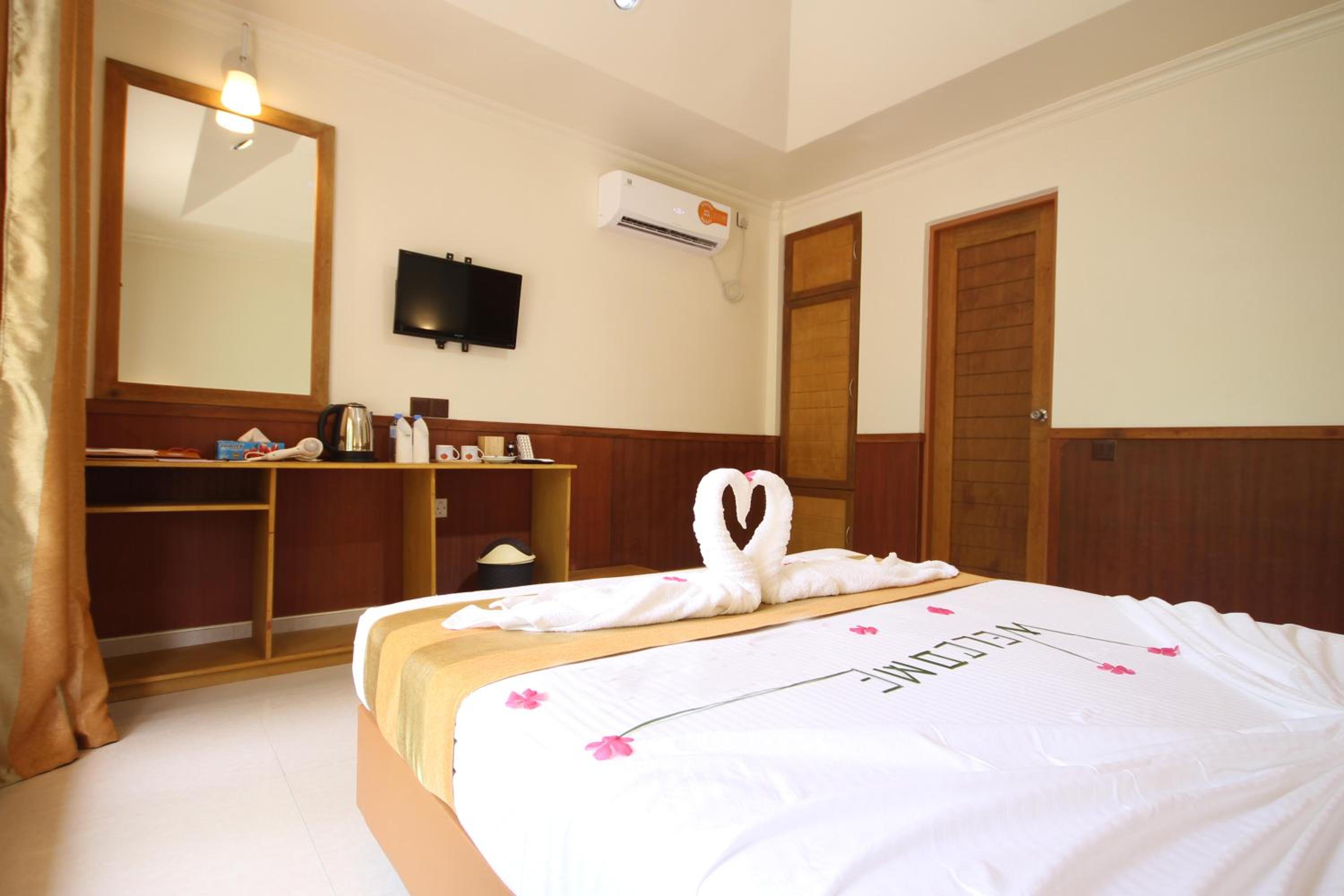 Deluxe Double Room (1 adult + 1 child) photo 3