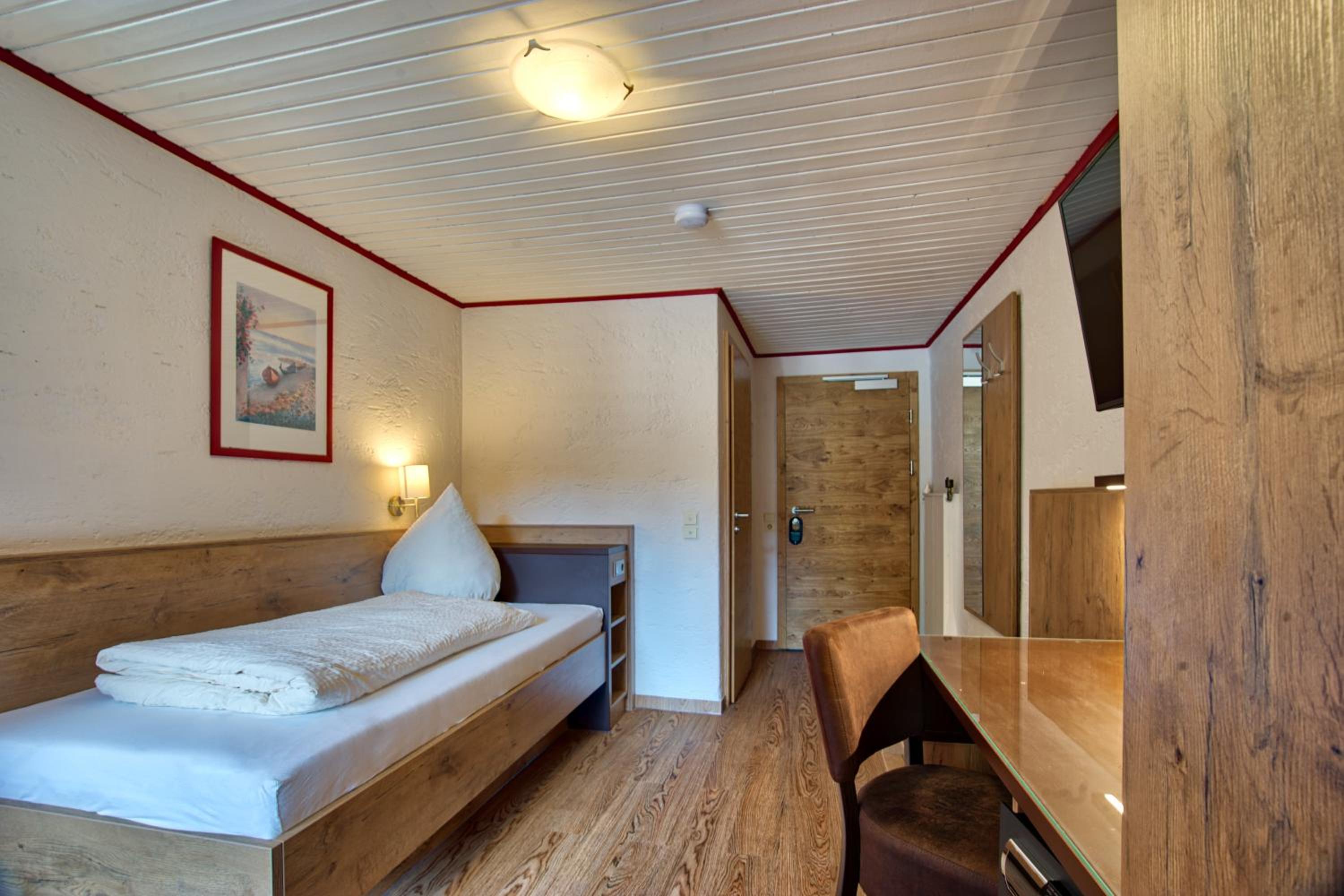 Single Room with Balcony photo 3