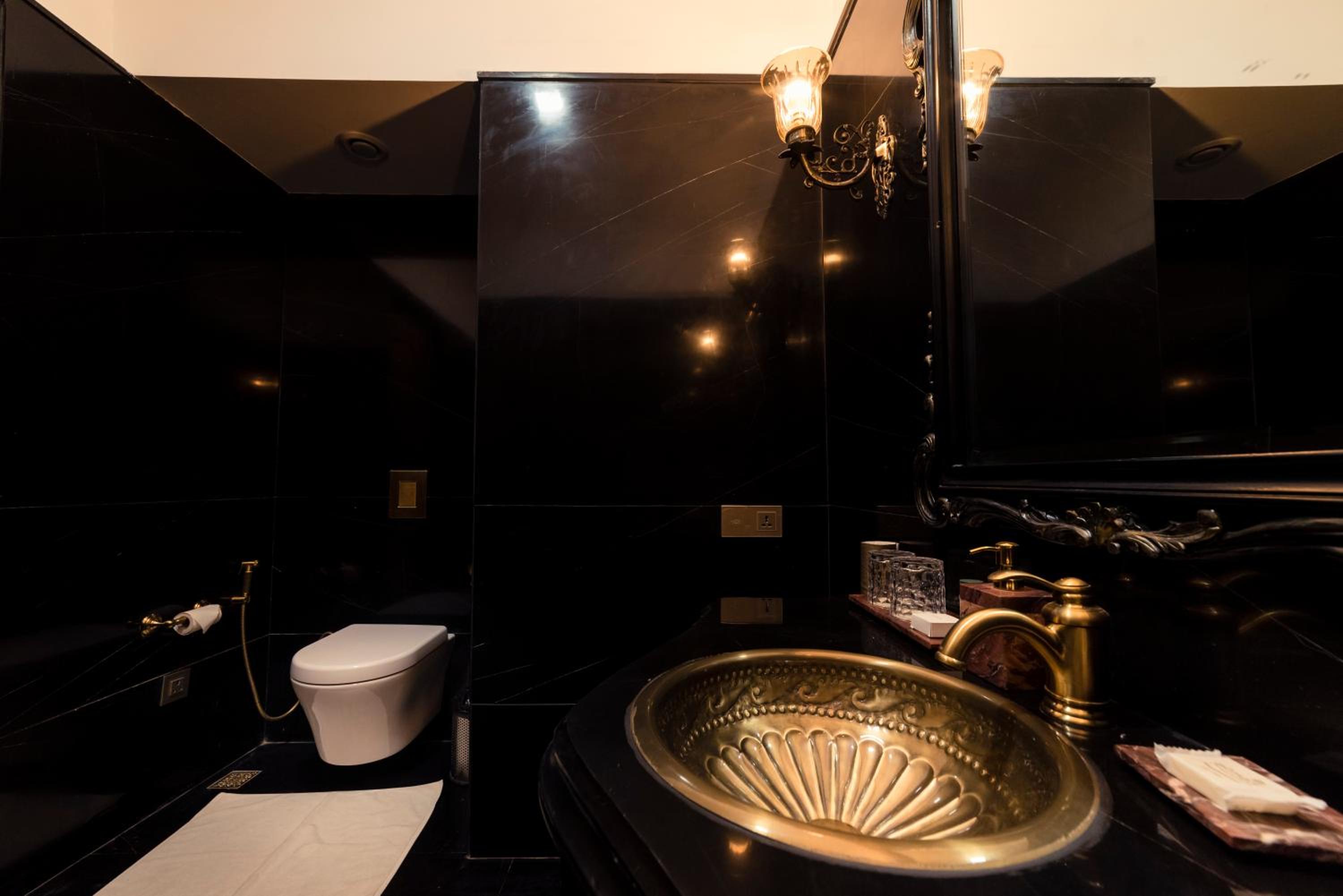 Sheesh Mahal Suite - Photo 11