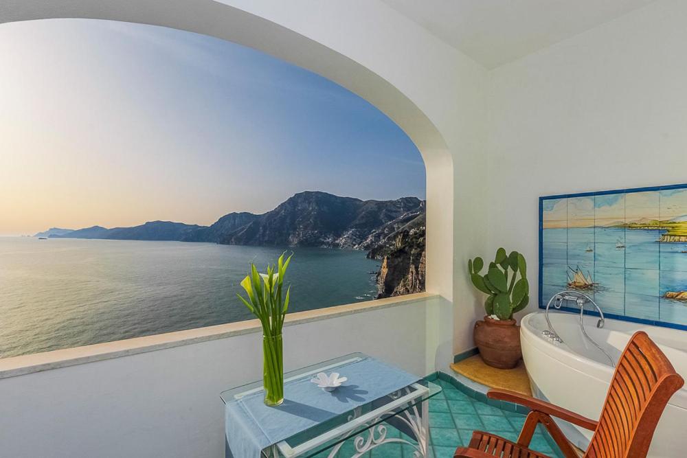Superior Double Room with Sea View - Photo 8