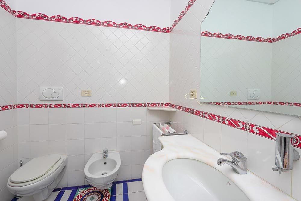 Superior Double Room with Sea View - Photo 7