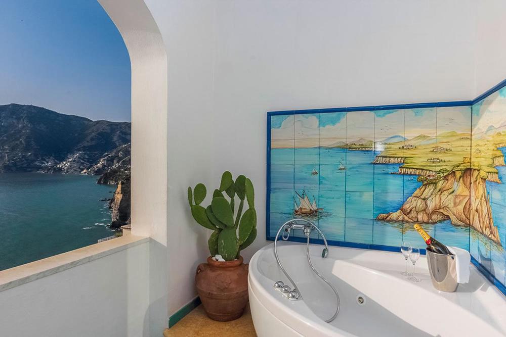 Superior Double Room with Sea View - Photo 6