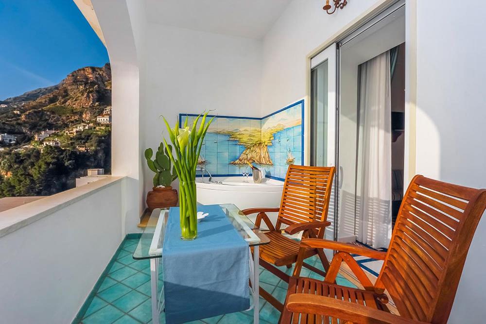 Superior Double Room with Sea View - Photo 5