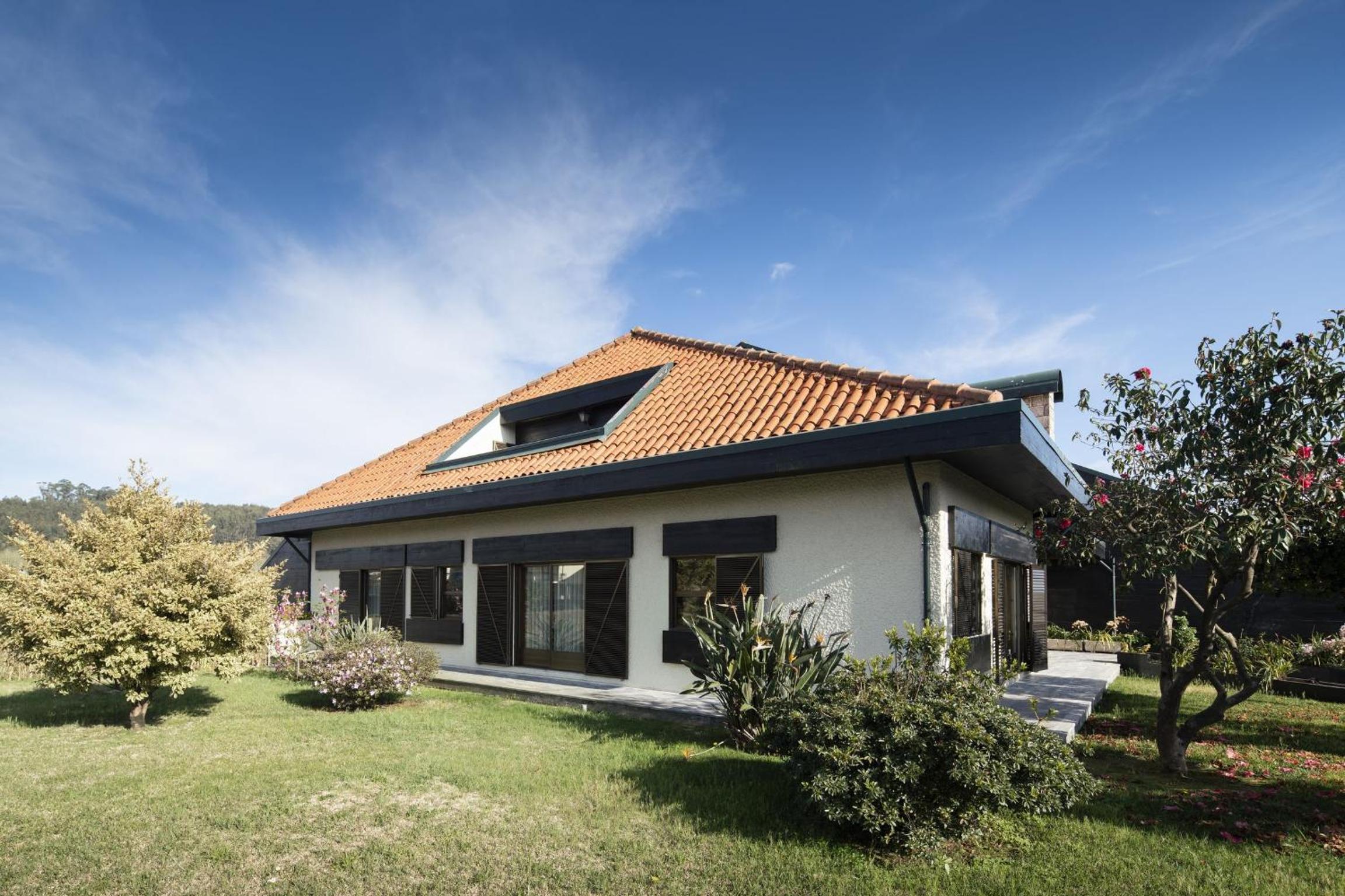 Seven-Bedroom House photo 3