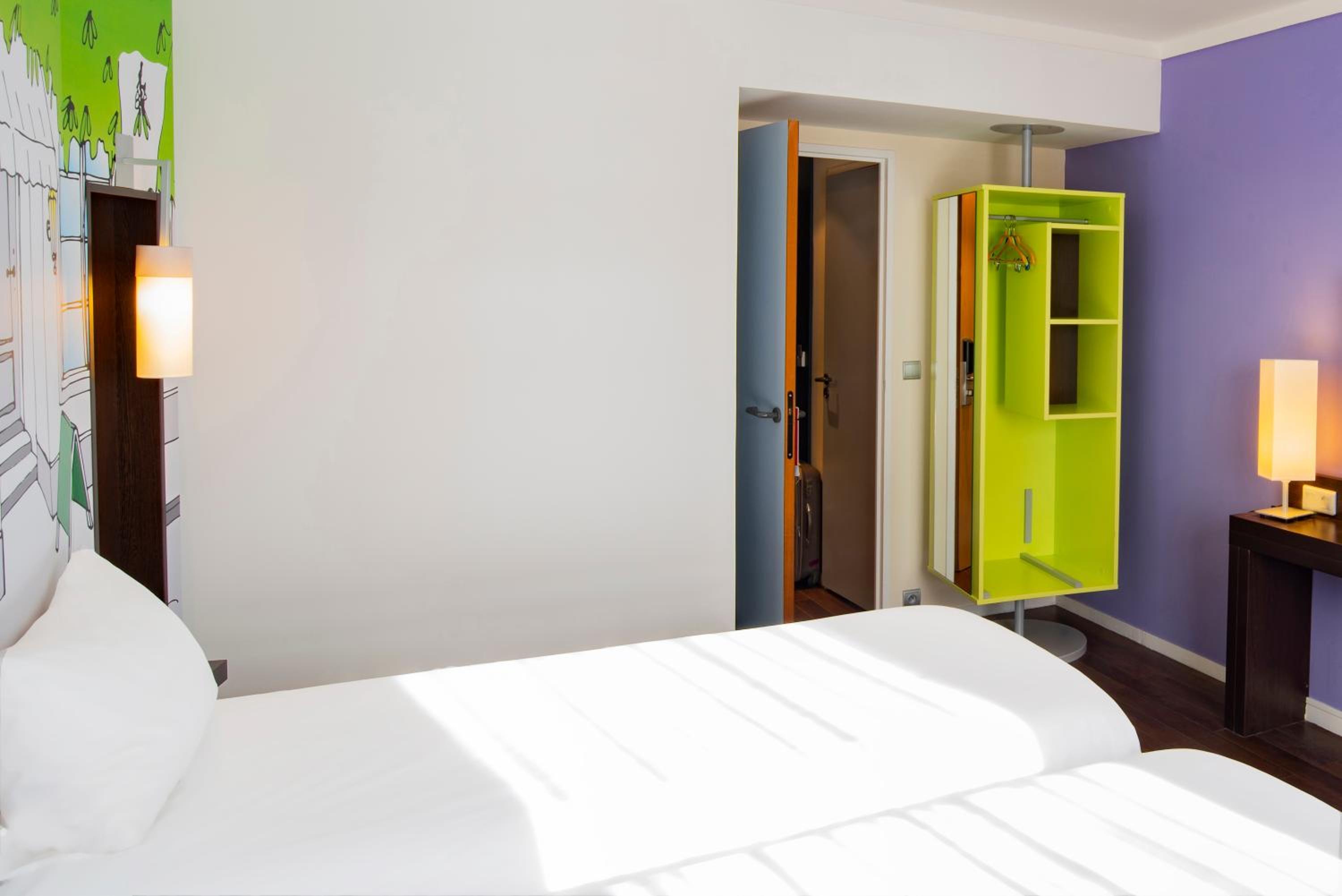 Twin Room - Photo 5
