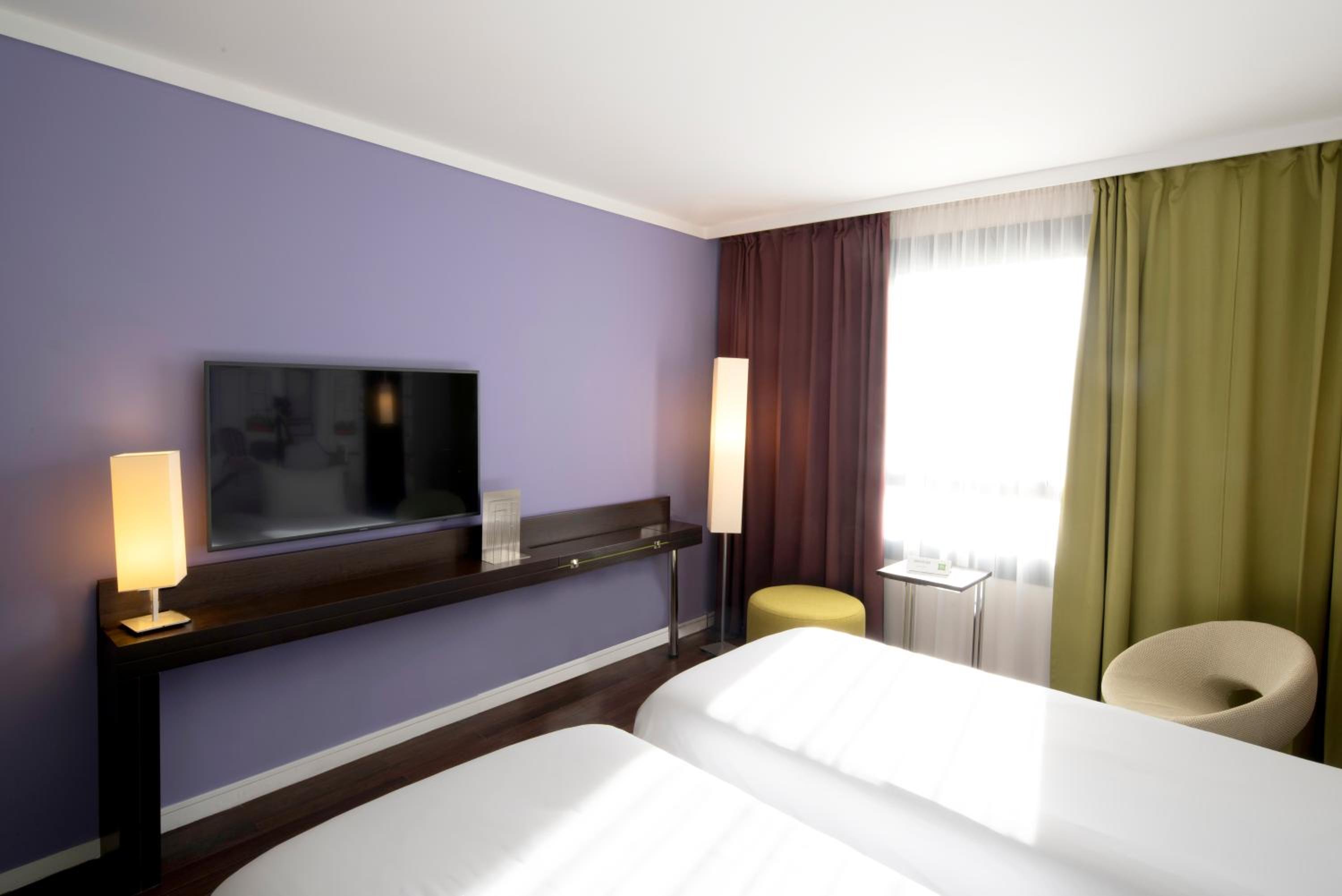 Twin Room - Photo 8