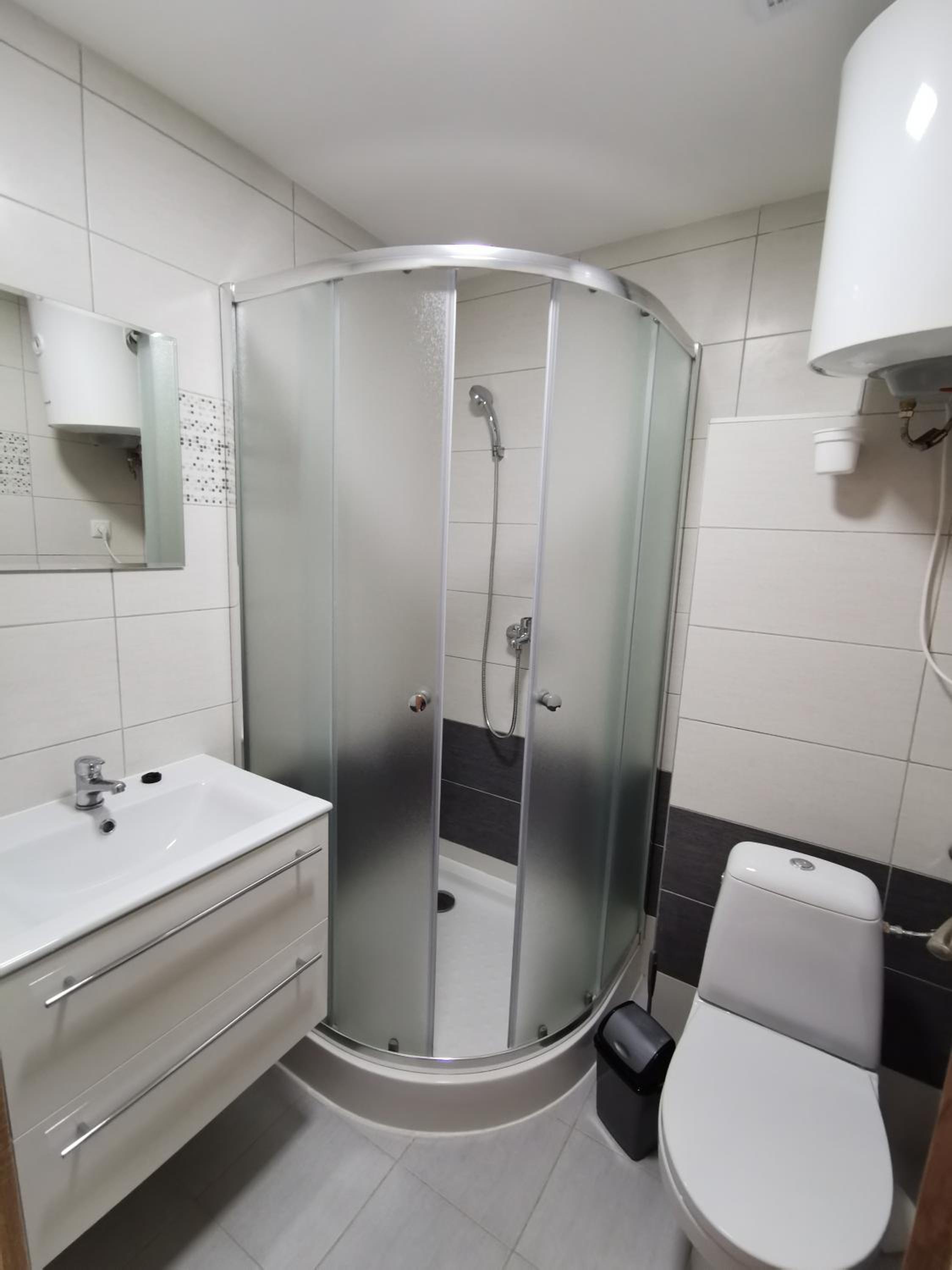 One-Bedroom Apartment - Photo 7