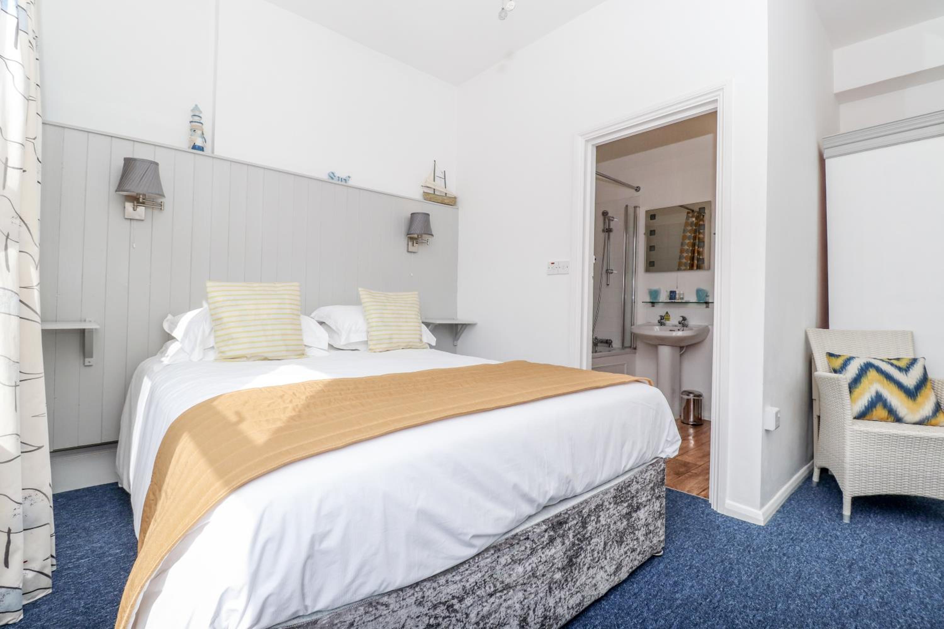 Double Room with Side Sea View photo 3