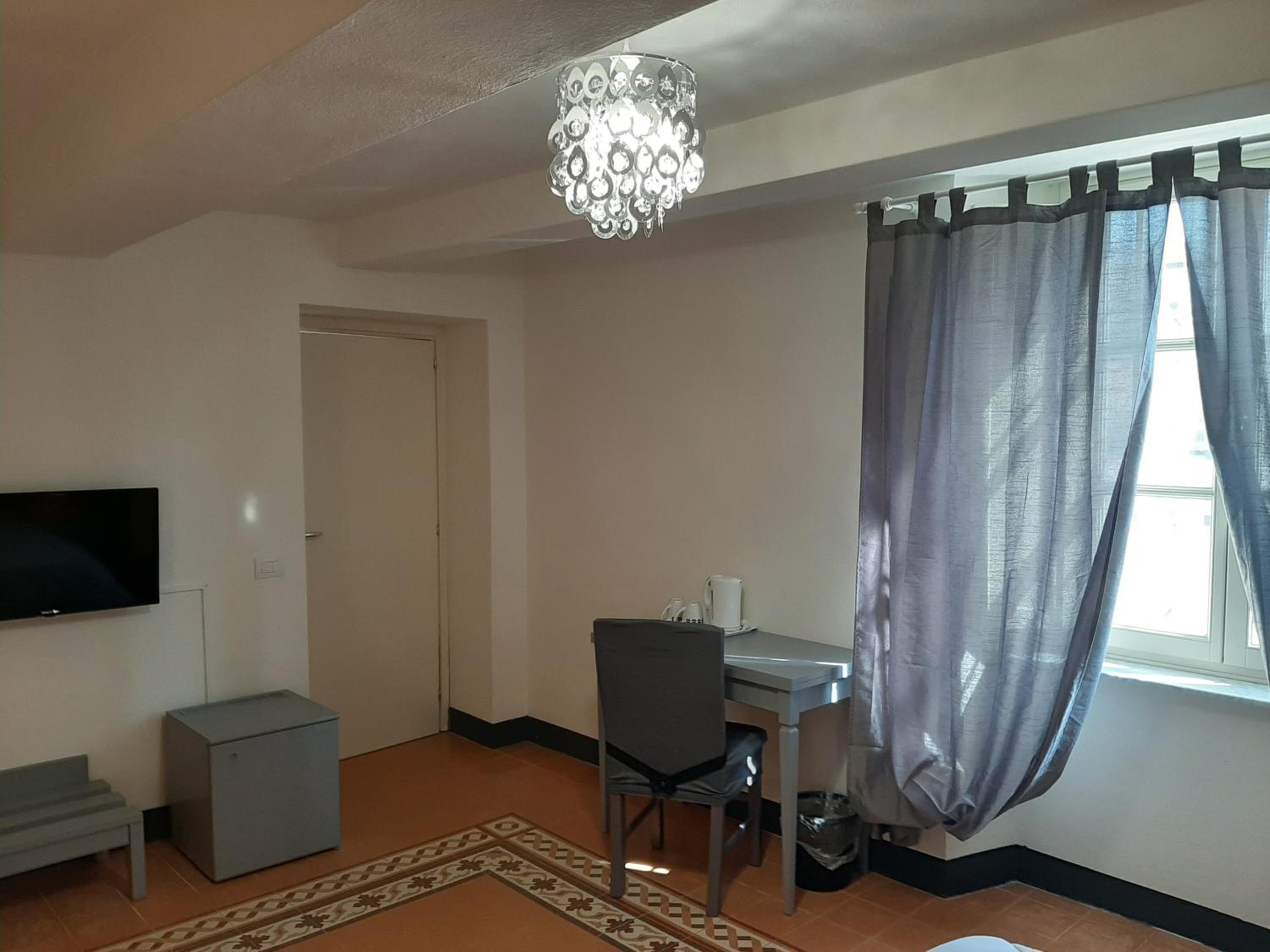 Triple Room - Photo 25