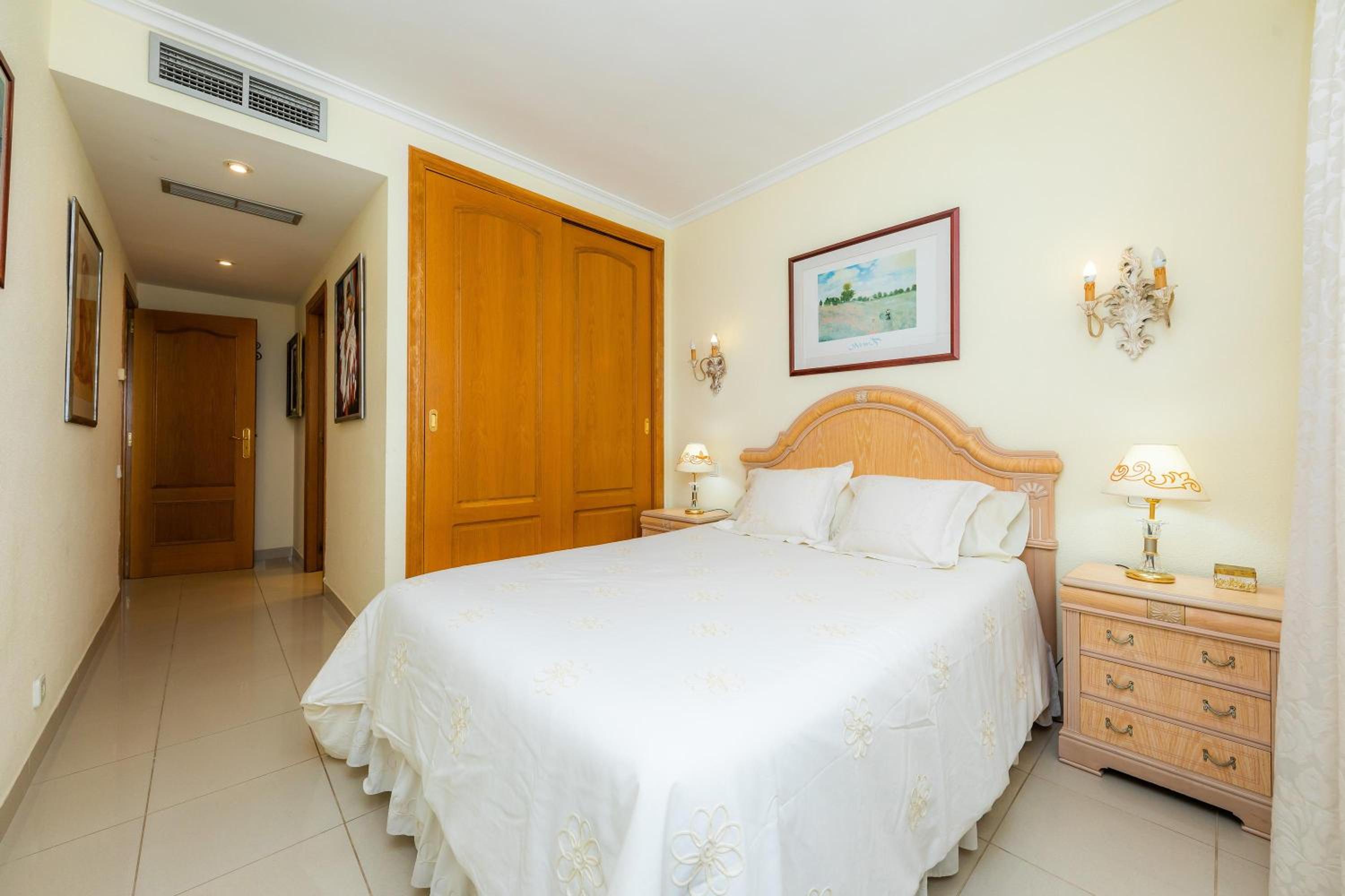 Three-Bedroom Apartment with Water View photo 2