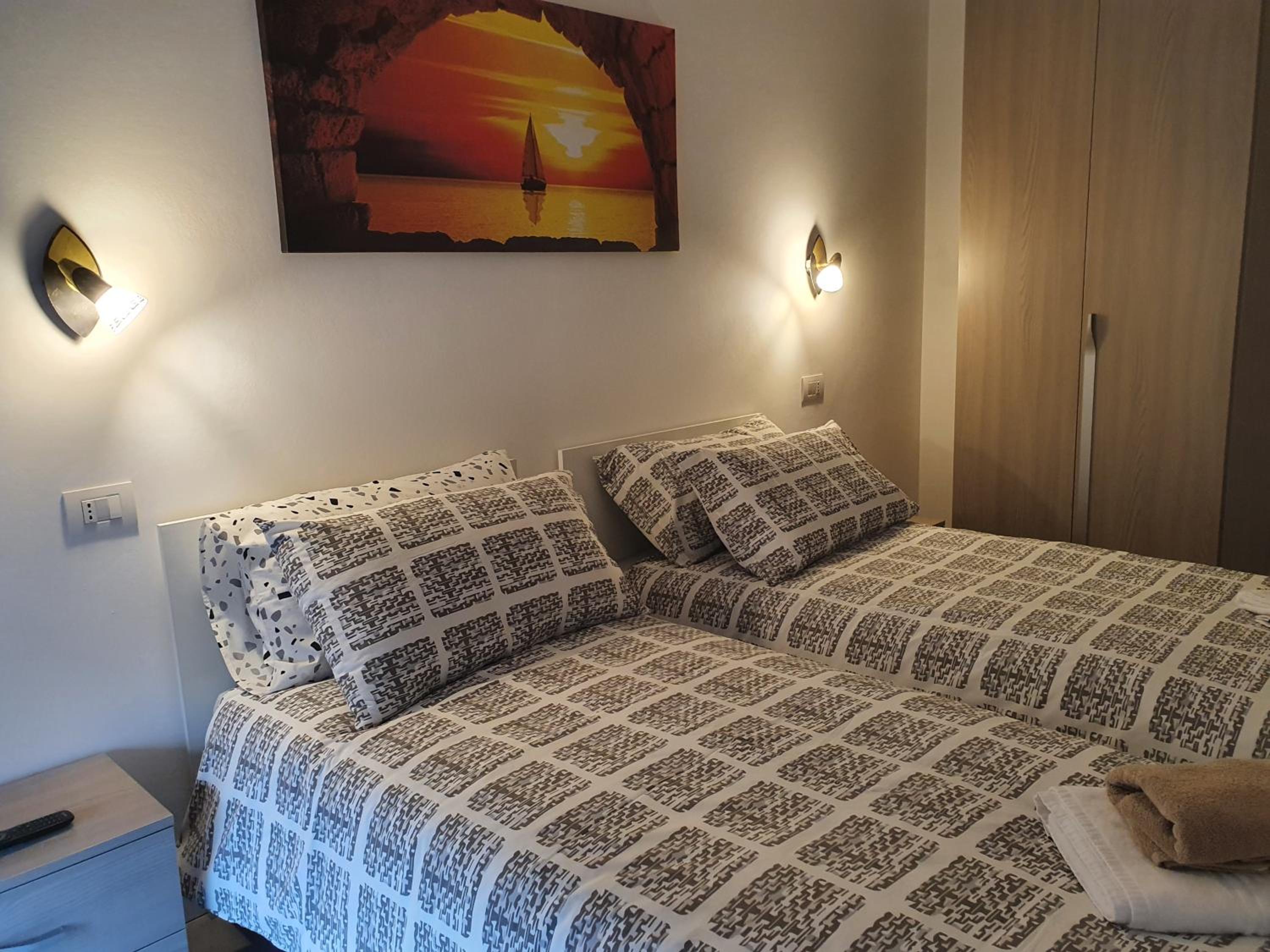 Two-Bedroom Apartment - Photo 9