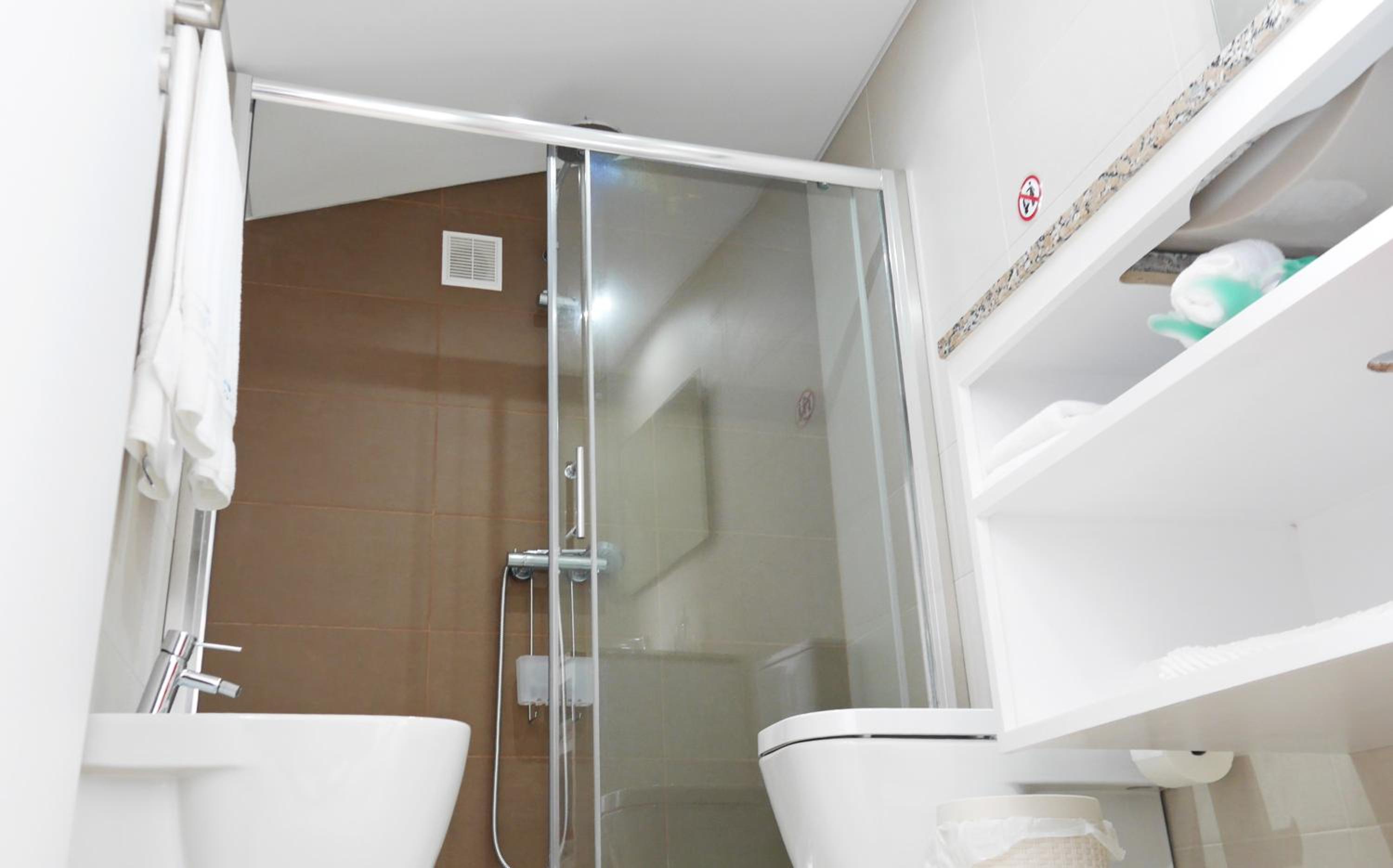 Deluxe Double Room with Balcony and Sea View - Photo 5