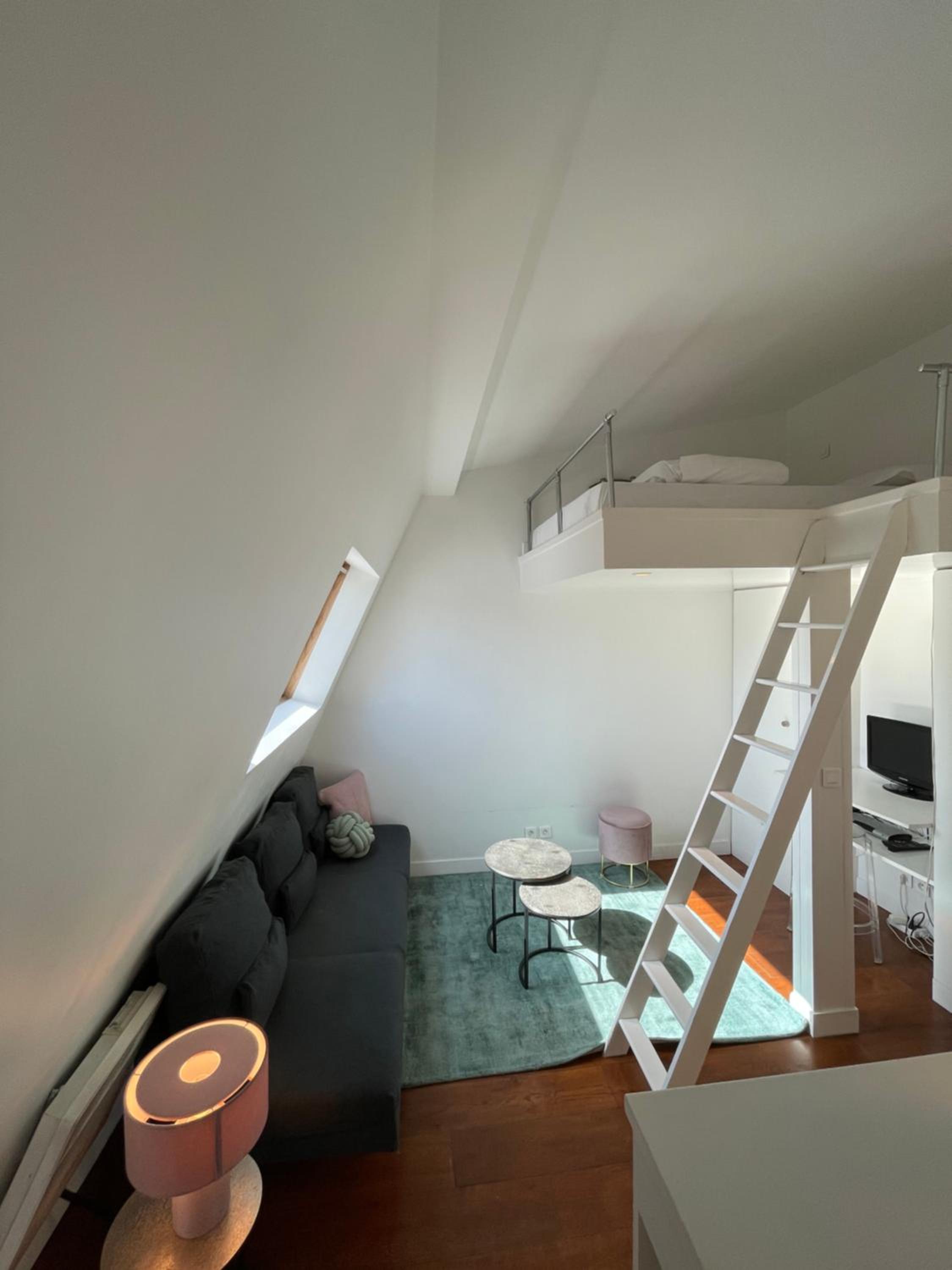 Studio Apartment photo 2