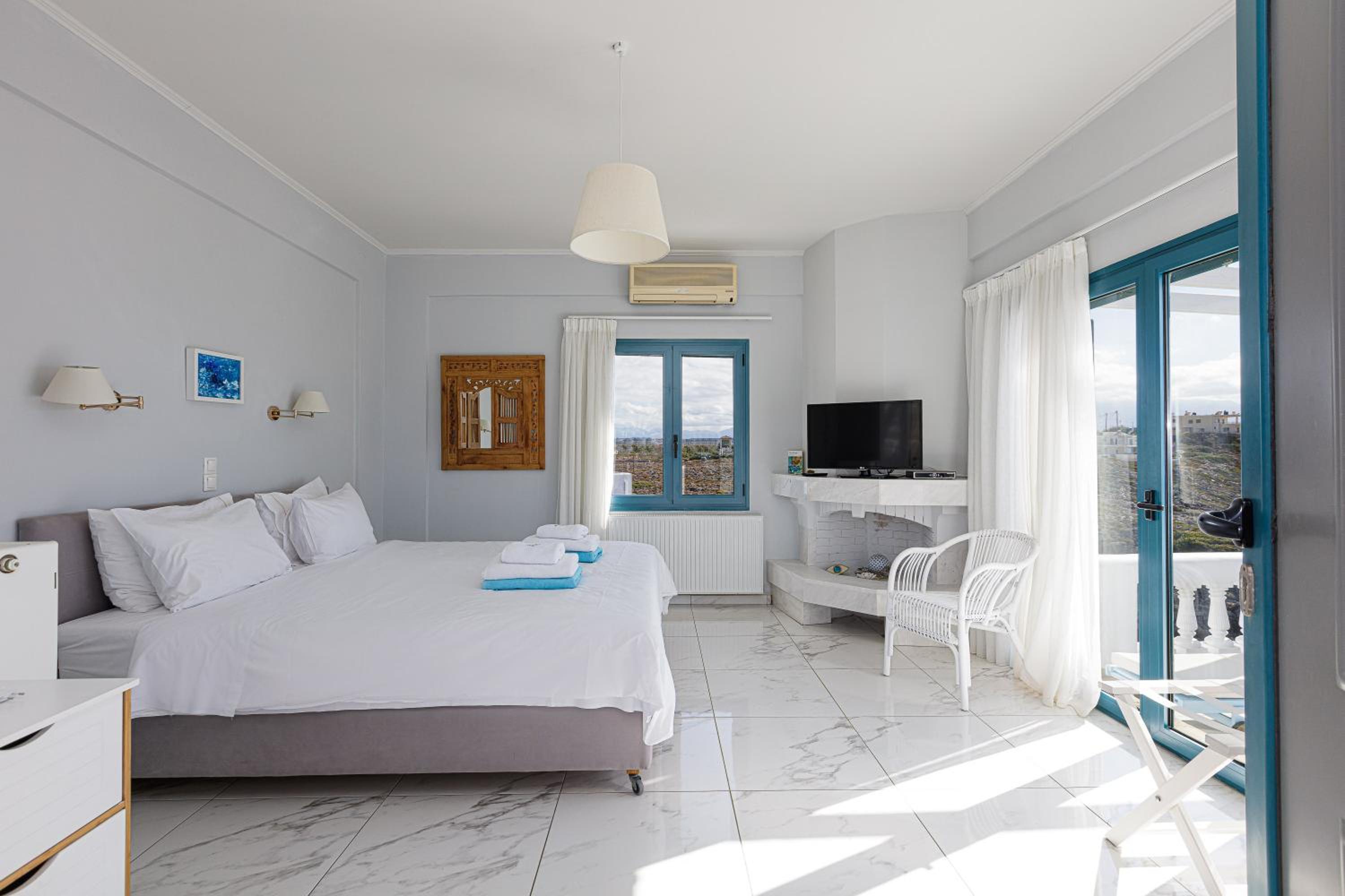 Seven-Bedroom Villa with Private Pool  photo 1