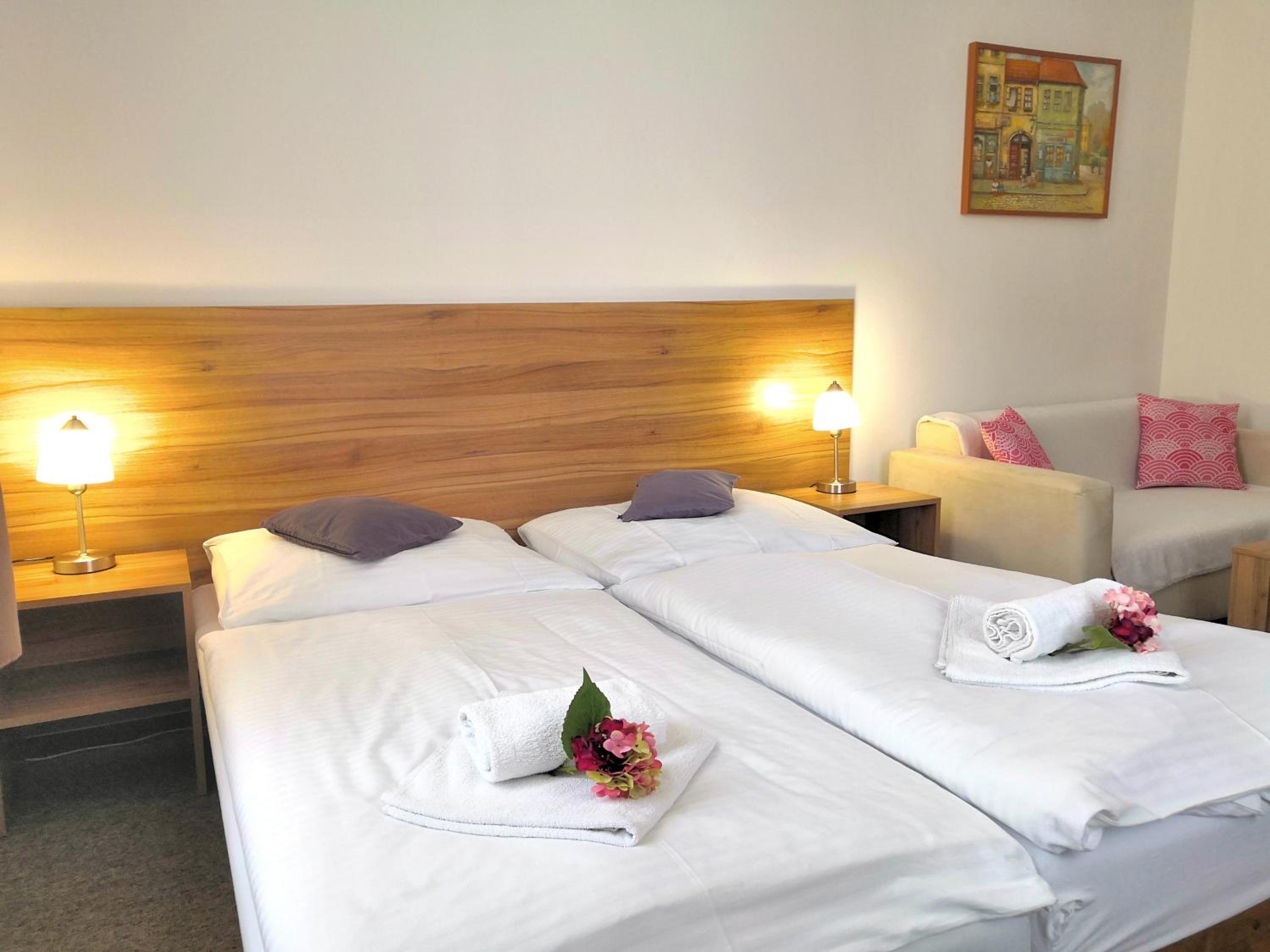 Economy Twin Room - Photo 1